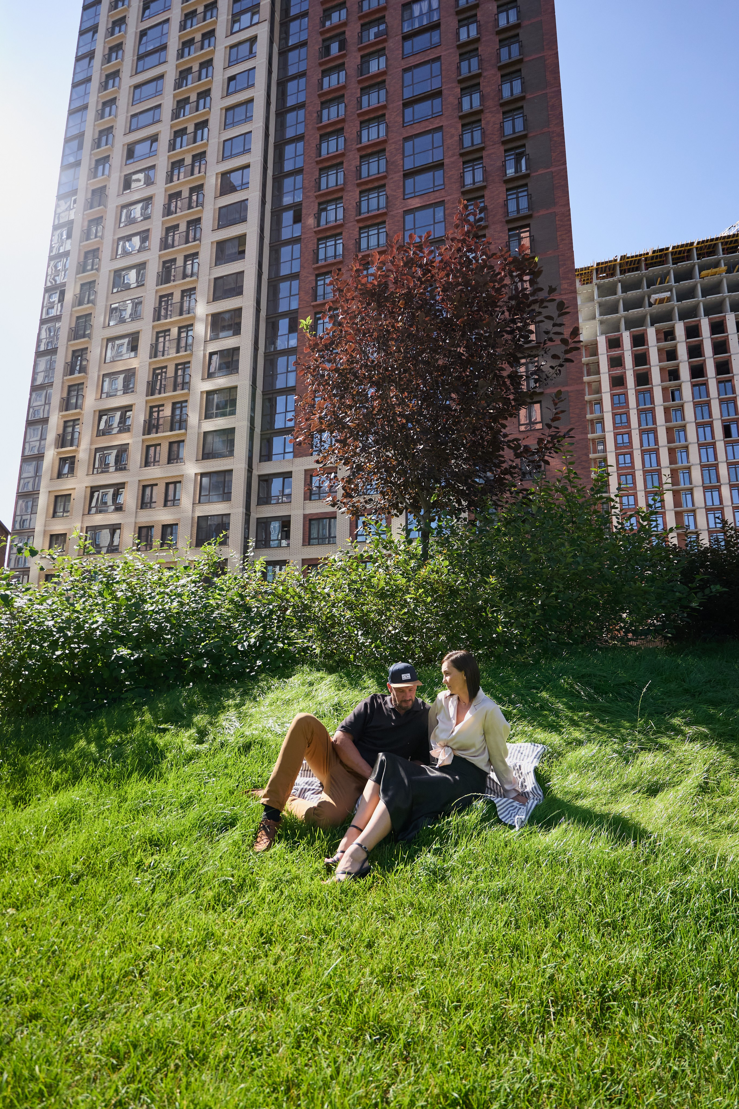Семейная фотосессия в ЖК Академия для рекламы (Новосибирск). Репортажный и женский фотограф в Новосибирске