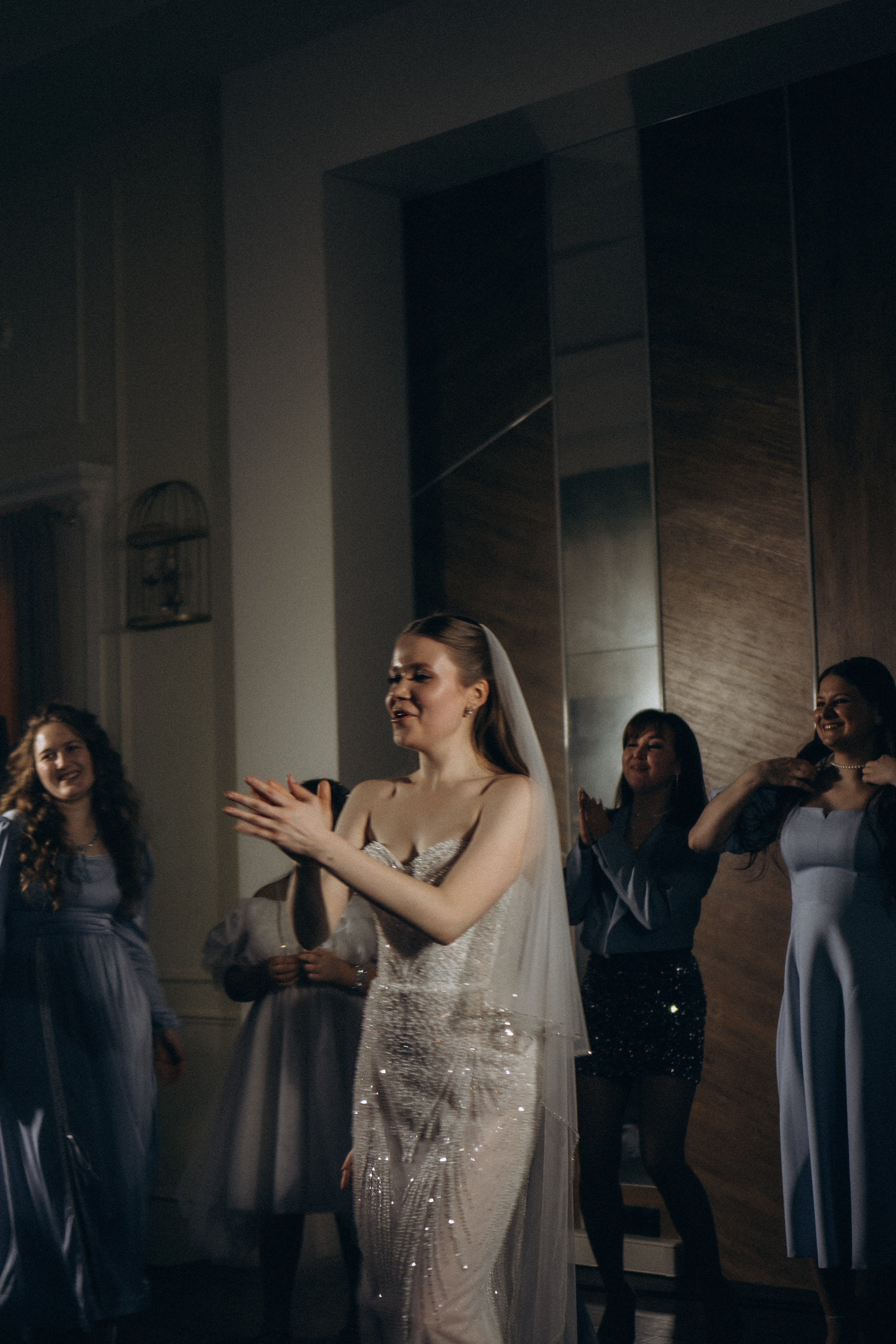 СВАДЕБНАЯ СЬЕМКА СБОРОВ В ОТЕЛЕ И ВЫЕЗД НА ЦЕРЕМОНИЮ (СНЯТО В СИБИРЕ В НИЖНЕВАРТОВСКЕ). Профессиональный фотограф, Санкт-Петербург — Виктория Богомолова