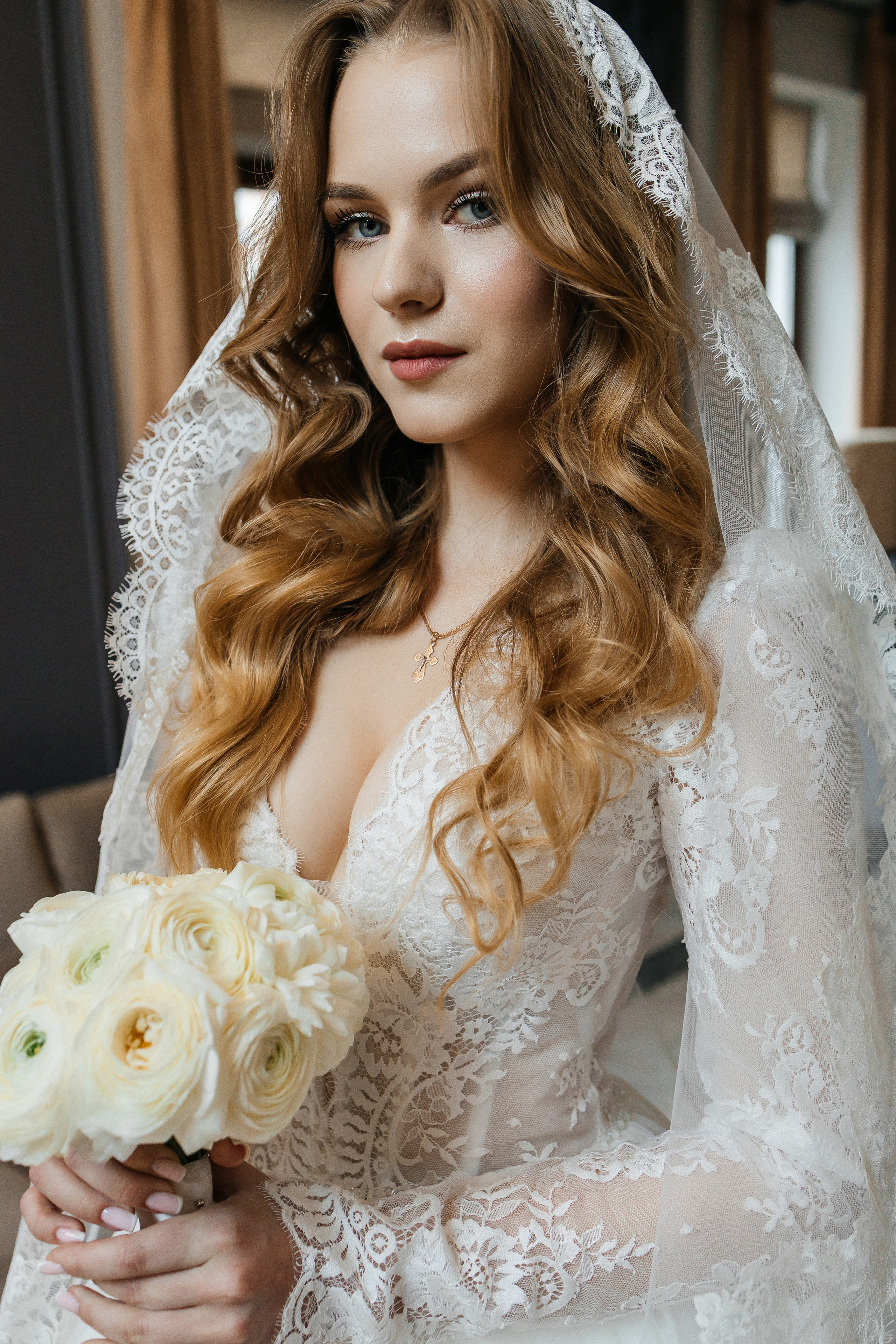 Роскошное утро пары в номере отеля. Олег Сверчков | Свадебный фотограф Вологда