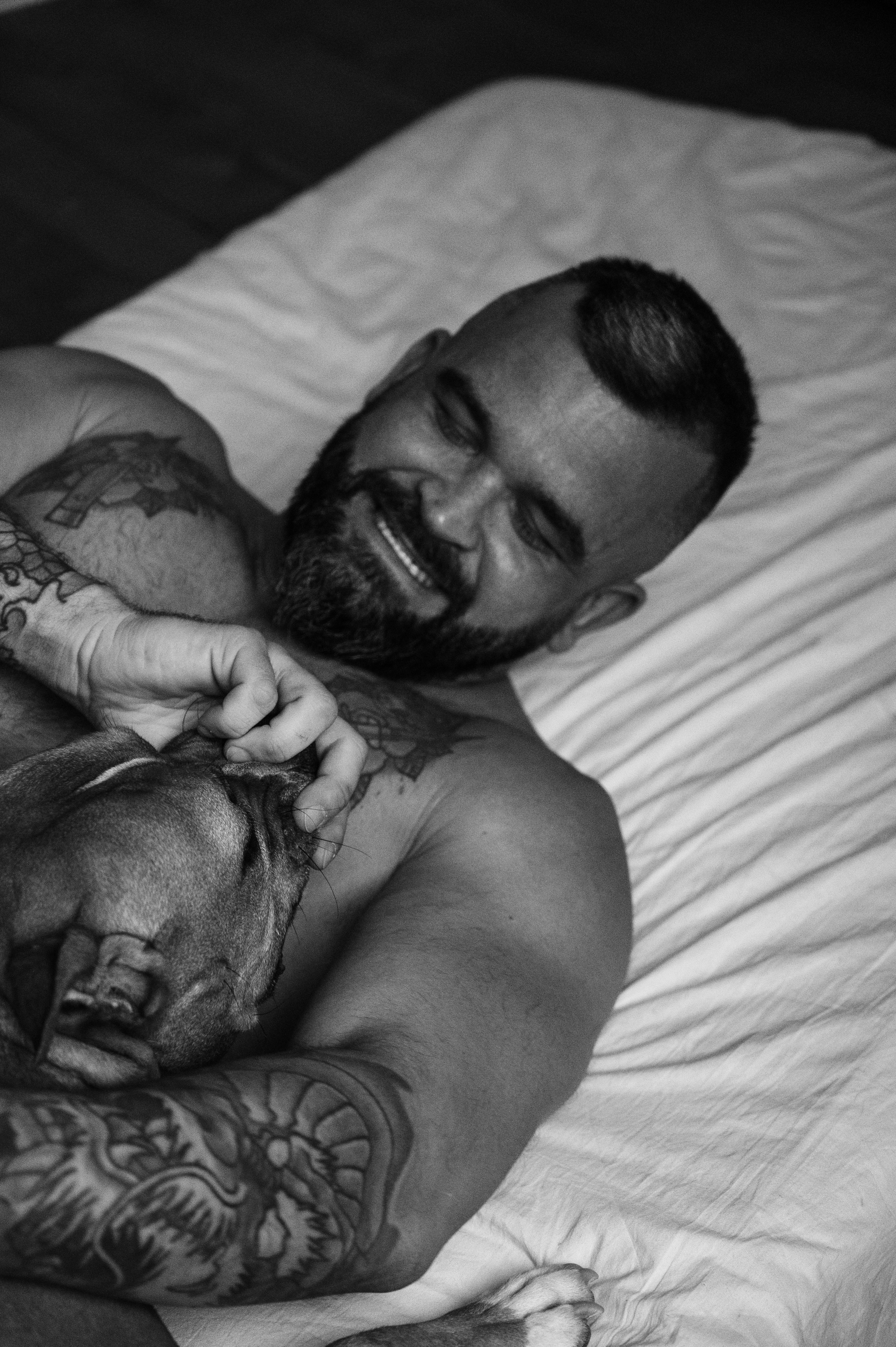 Мужской фотограф. Профессиональный фотограф беременности в СПБ. Стильные фотосессии беременности в стиле минимализм и классическая фотография