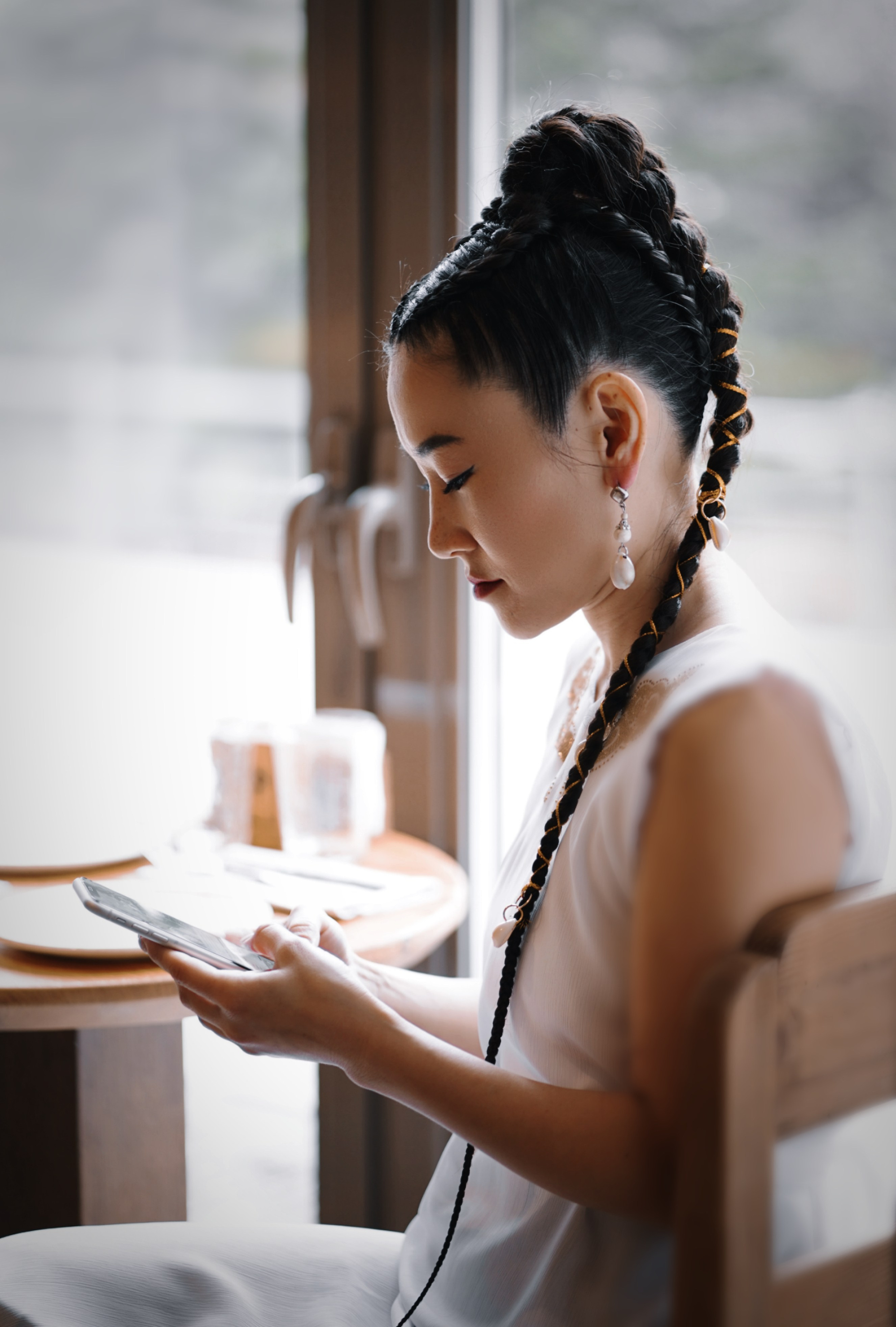 В ресторане Рерих. Выездной фотограф-видеограф в Республике Алтай Солоны Куюкова