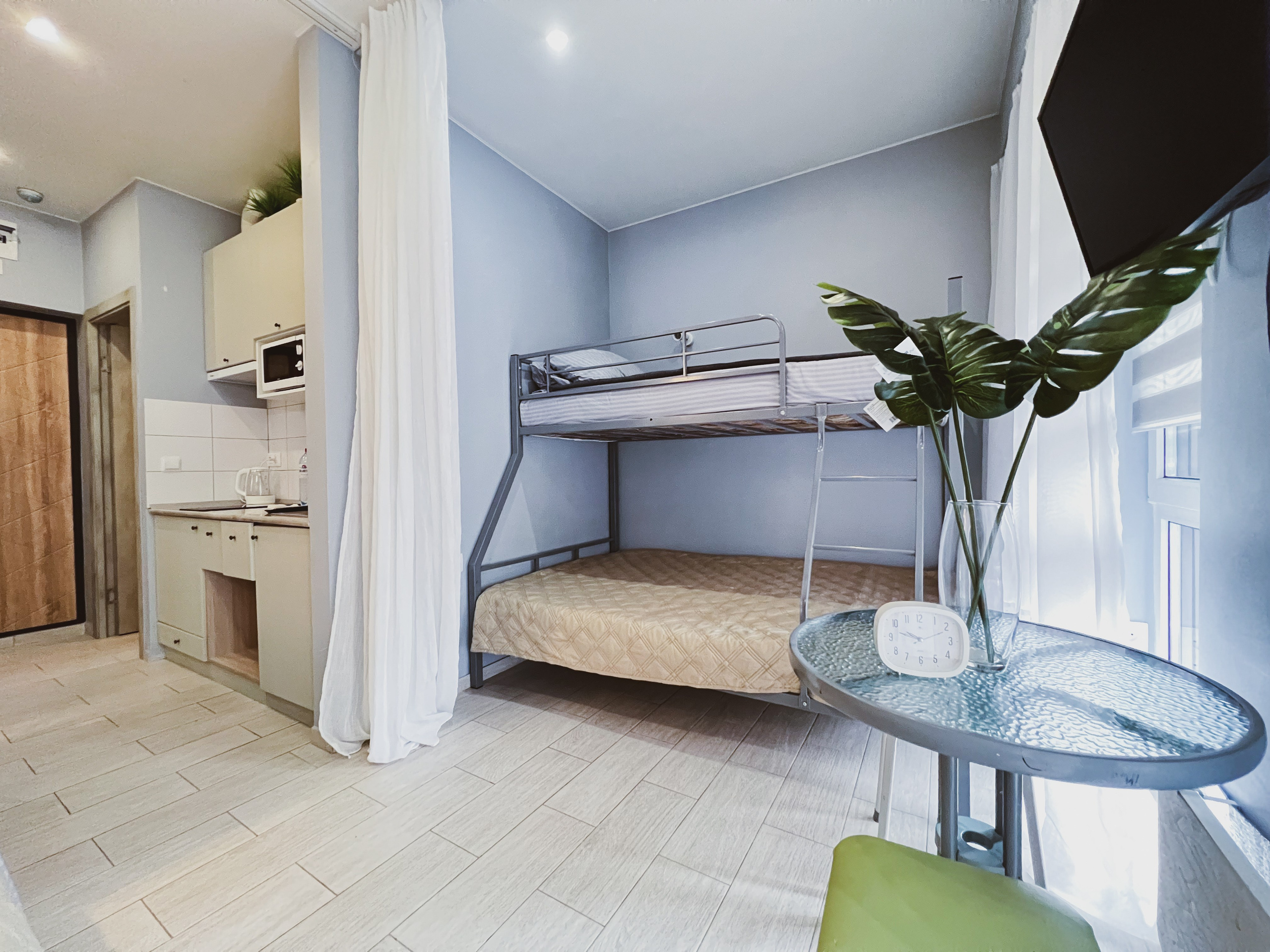 Центральный район Сочи: апартаменты у моря в доме с собственным бассейном!. Квартиры посуточно, длительно в Сочи, LARA APART GROUP