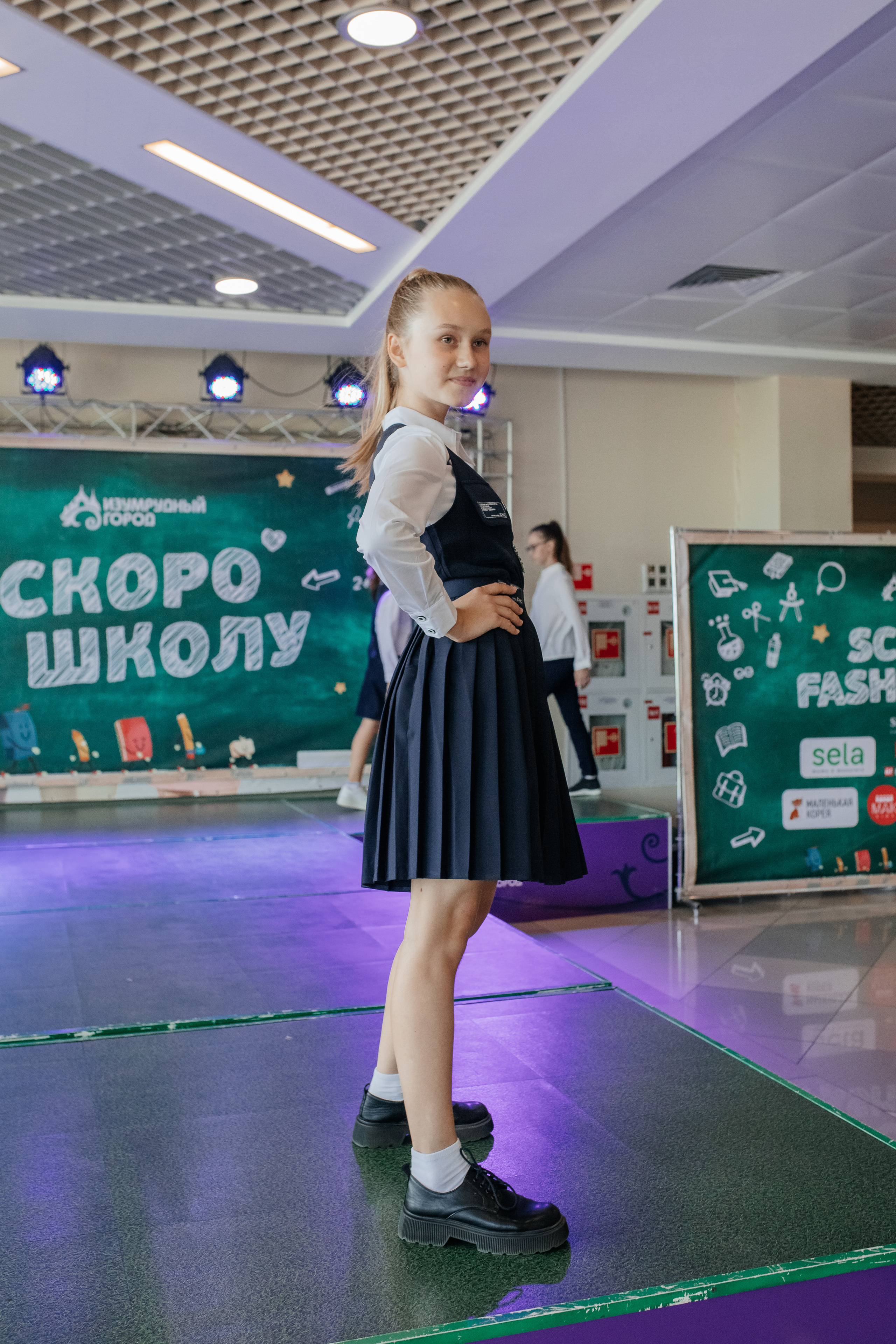 Показ «Скоро в школу» в Изумрудном городе. Семейный и свадебный фотограф в Томске Марилова Ольга