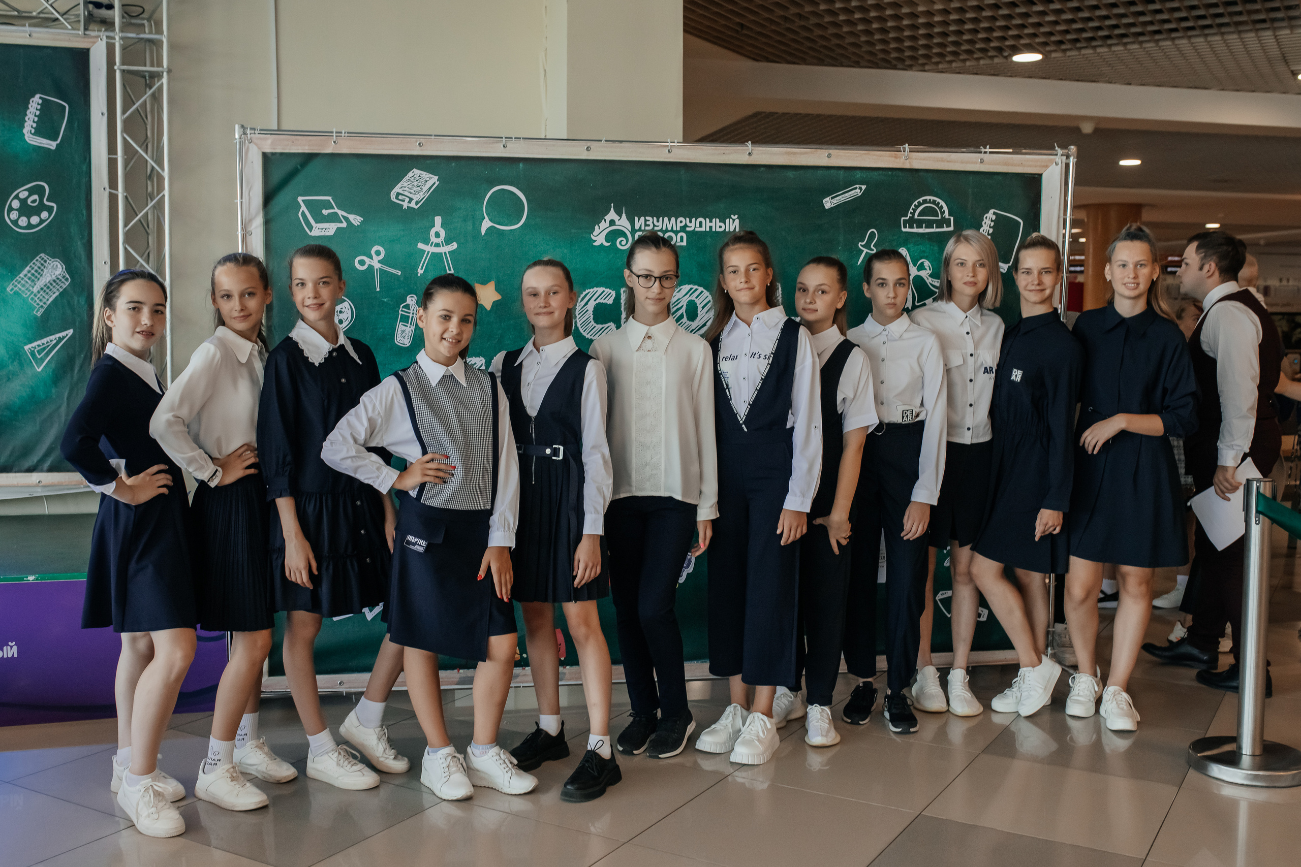 Показ «Скоро в школу» в Изумрудном городе. Семейный и свадебный фотограф в Томске Марилова Ольга