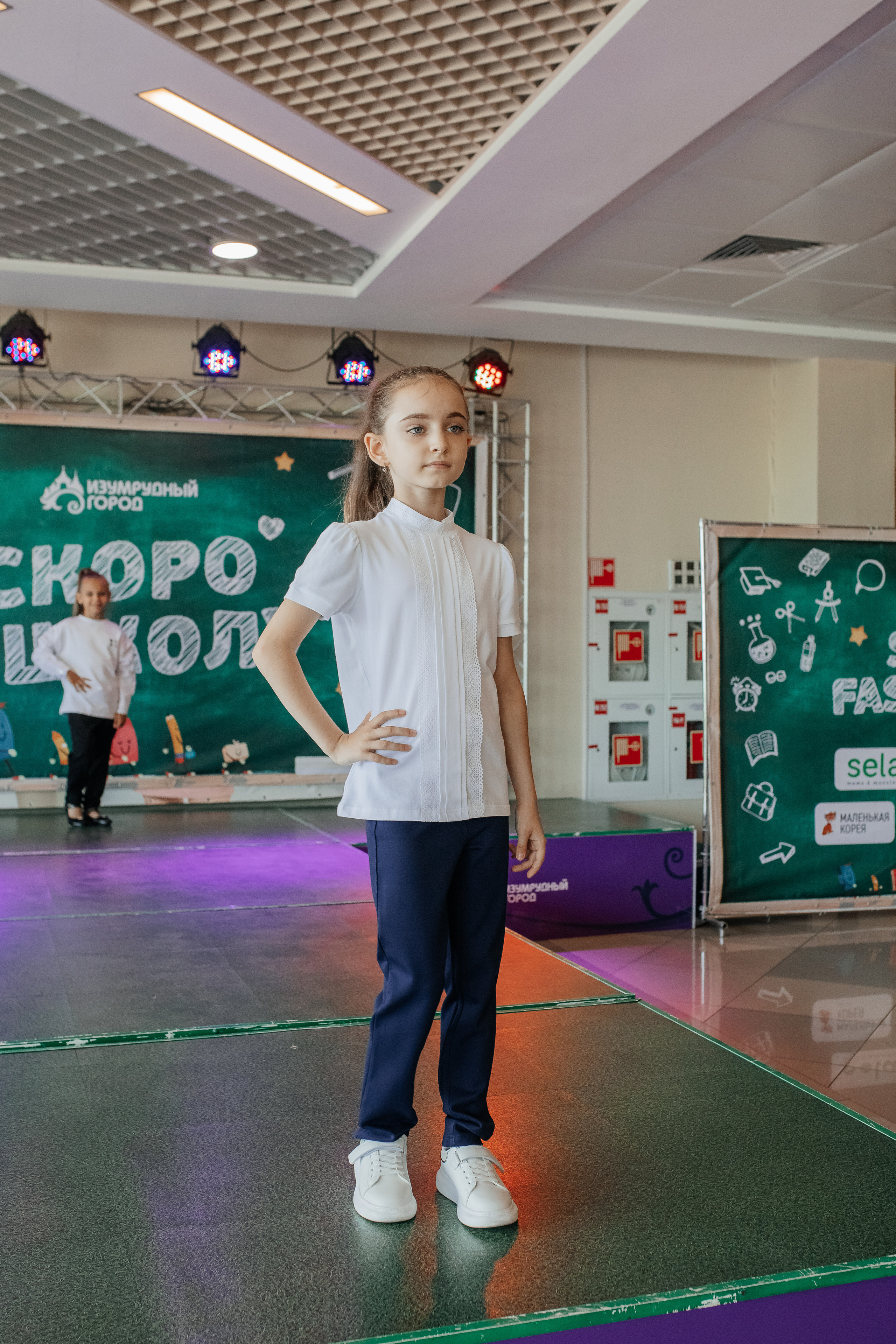 Показ «Скоро в школу» в Изумрудном городе. Семейный и свадебный фотограф в Томске Марилова Ольга