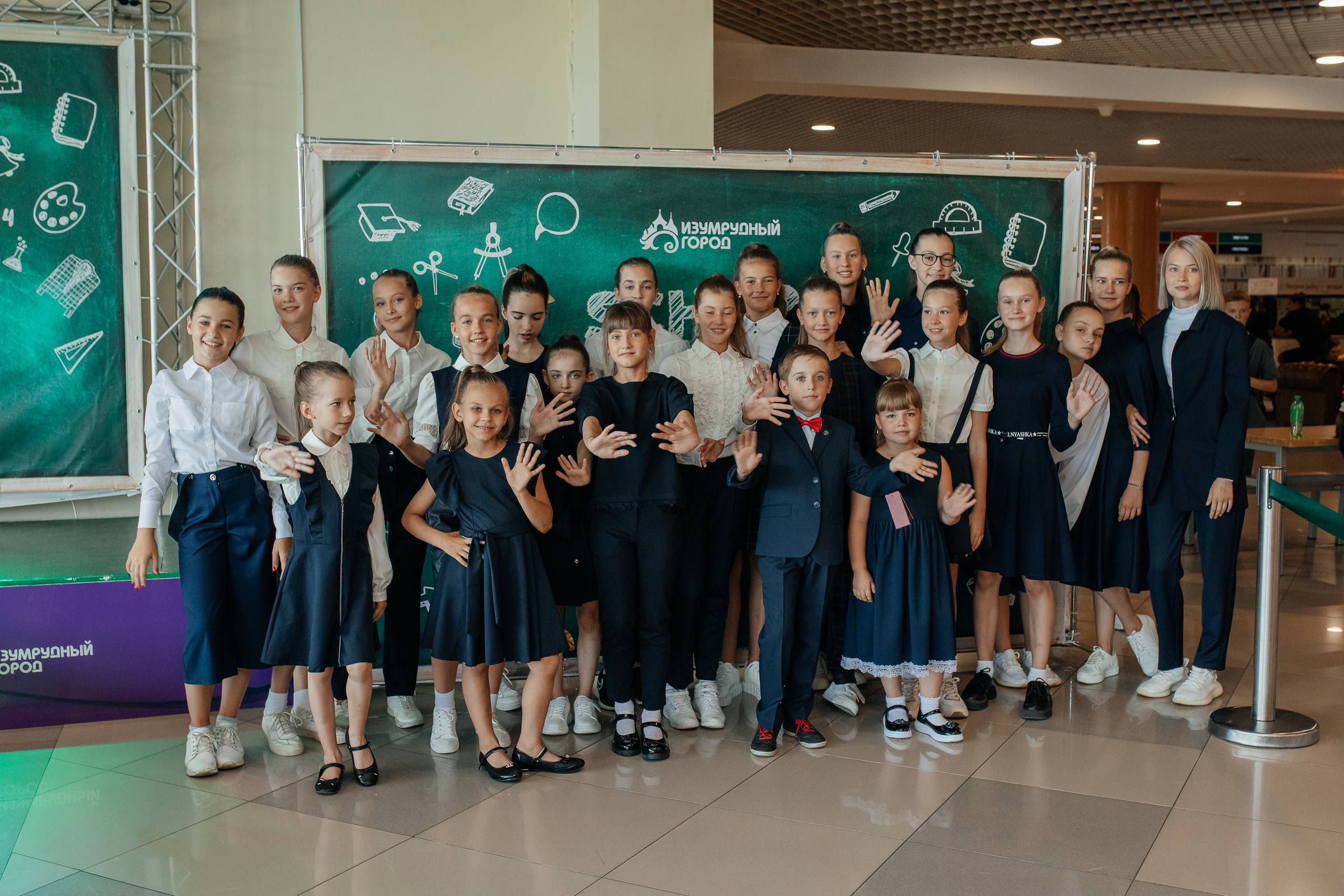 Показ «Скоро в школу» в Изумрудном городе. Семейный и свадебный фотограф в Томске Марилова Ольга
