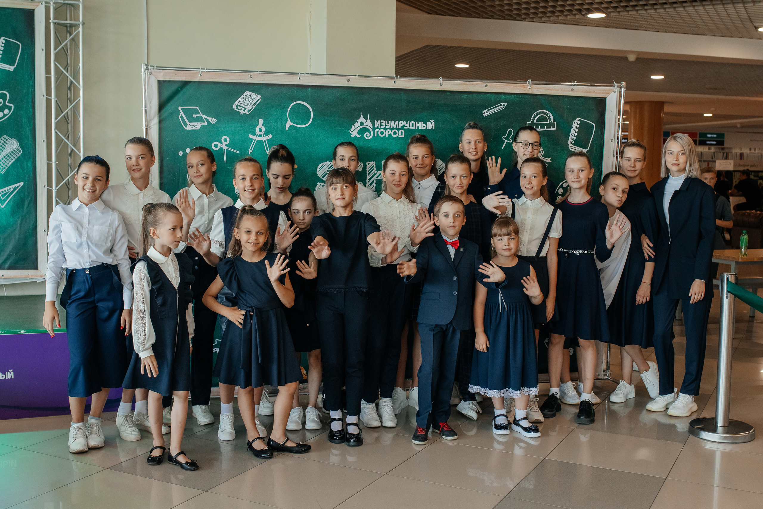 Показ «Скоро в школу» в Изумрудном городе. Семейный и свадебный фотограф в Томске Марилова Ольга