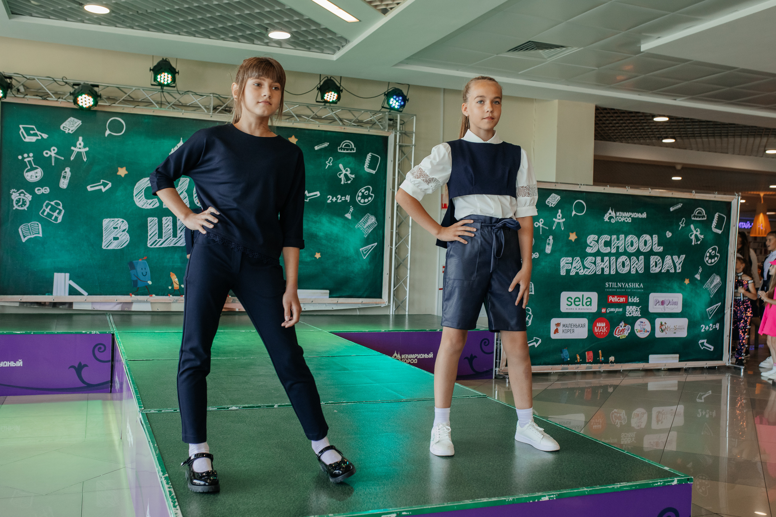 Показ «Скоро в школу» в Изумрудном городе. Семейный и свадебный фотограф в Томске Марилова Ольга