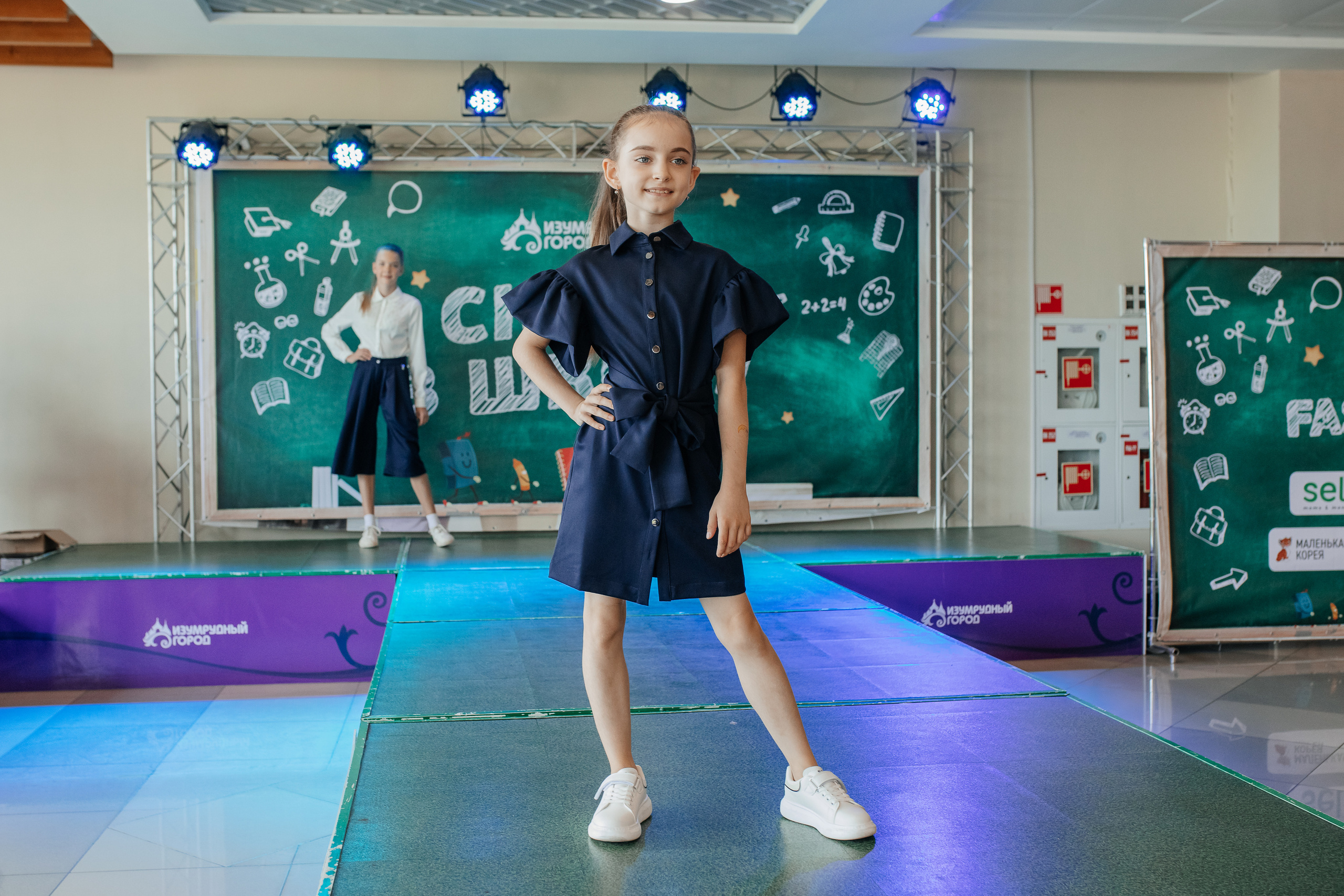 Показ «Скоро в школу» в Изумрудном городе. Семейный и свадебный фотограф в Томске Марилова Ольга