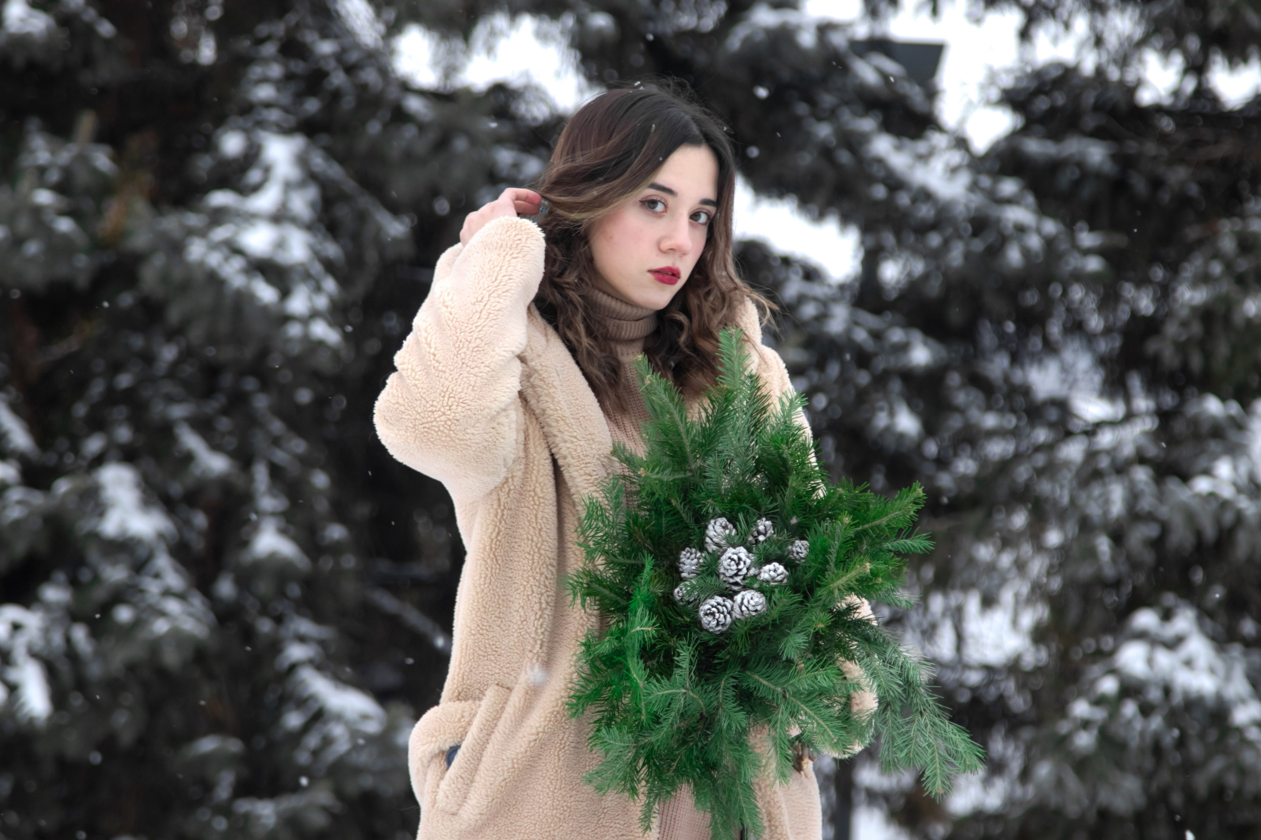 ЖЕНСКИЙ ПОРТРЕТ. K0T0F3Y