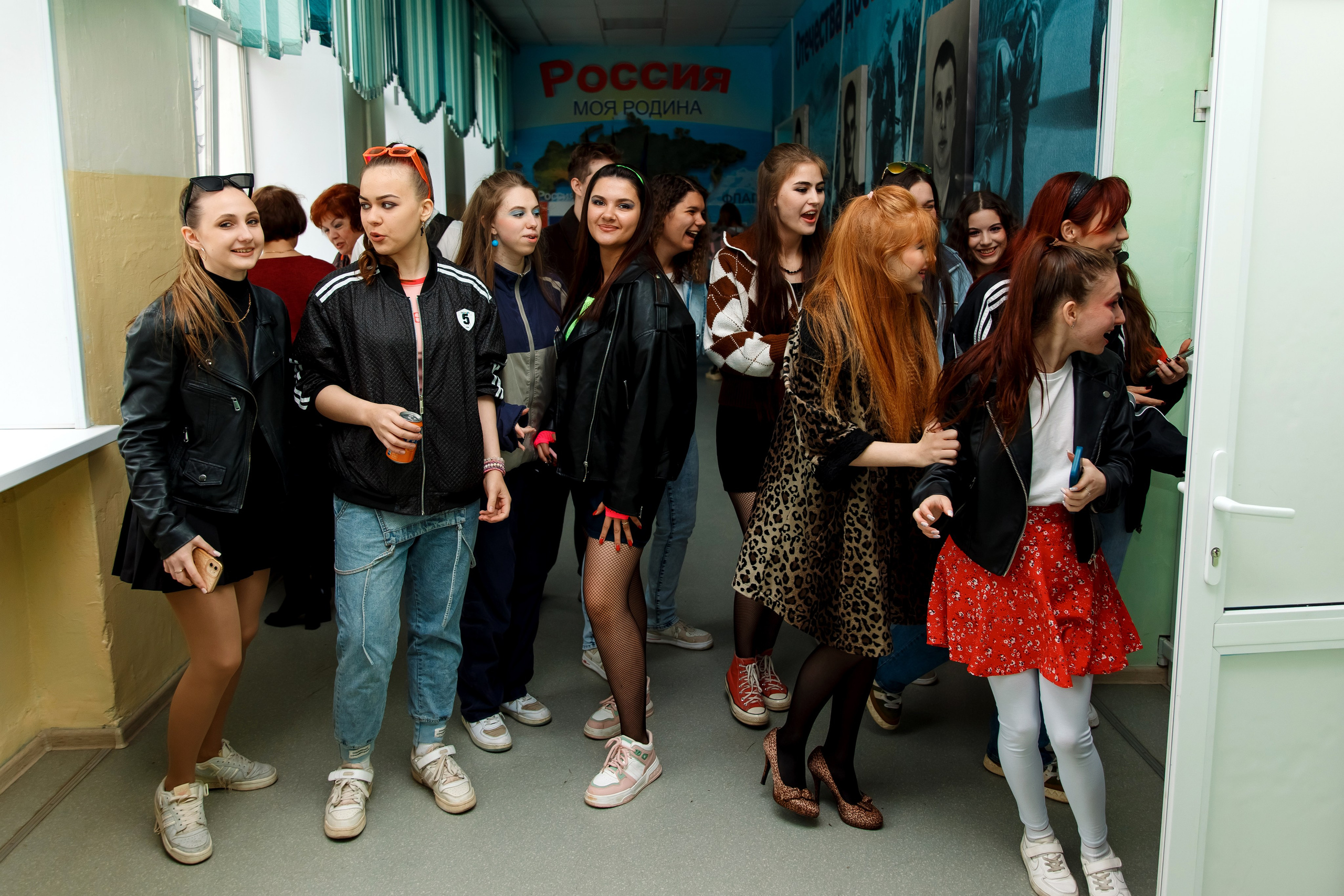 11 класс день не послушания в школе. Фотограф Любовь Корниенко, Примоский край