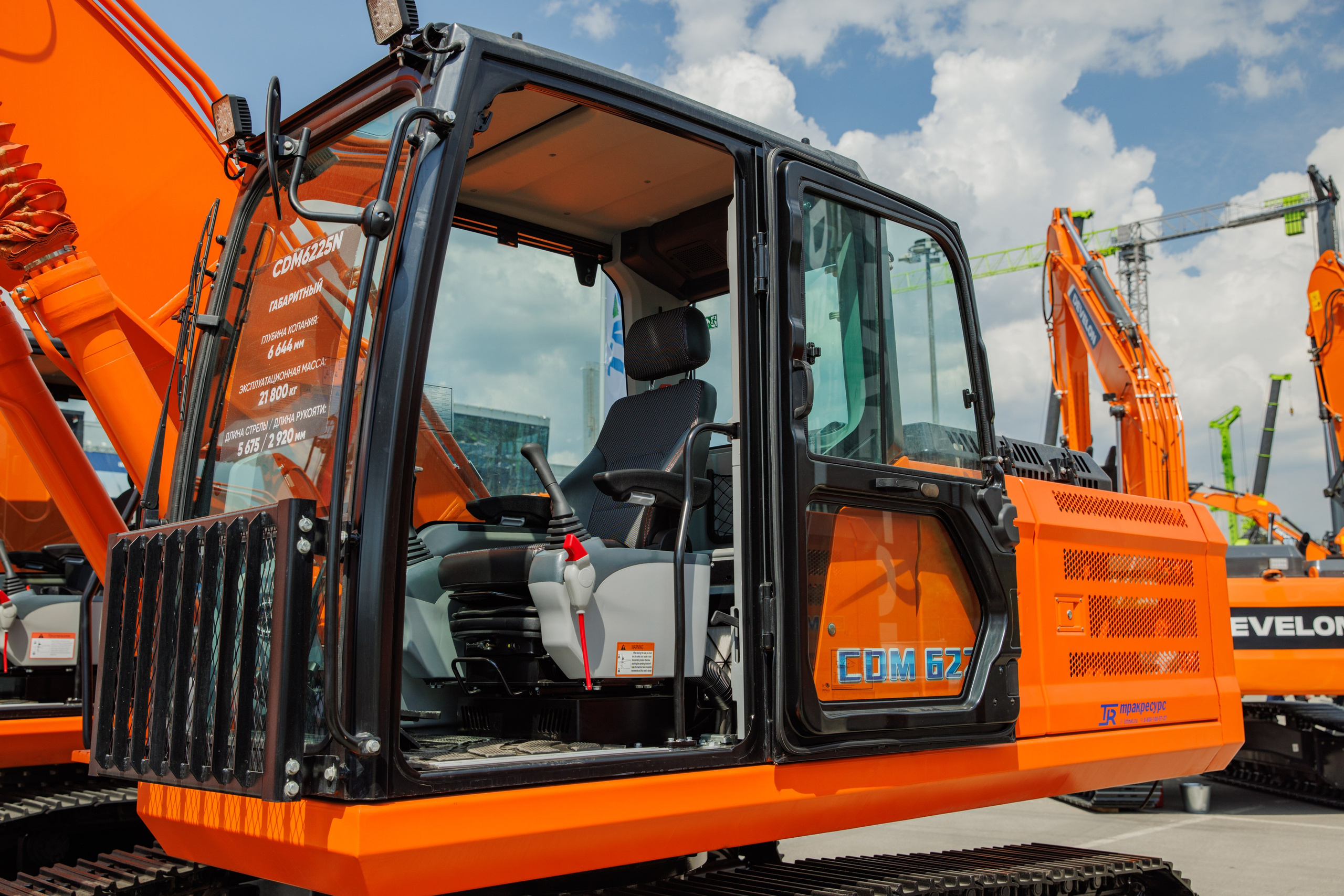 Выставка Спец. Техники. Фотограф Москва Шептаев Артём