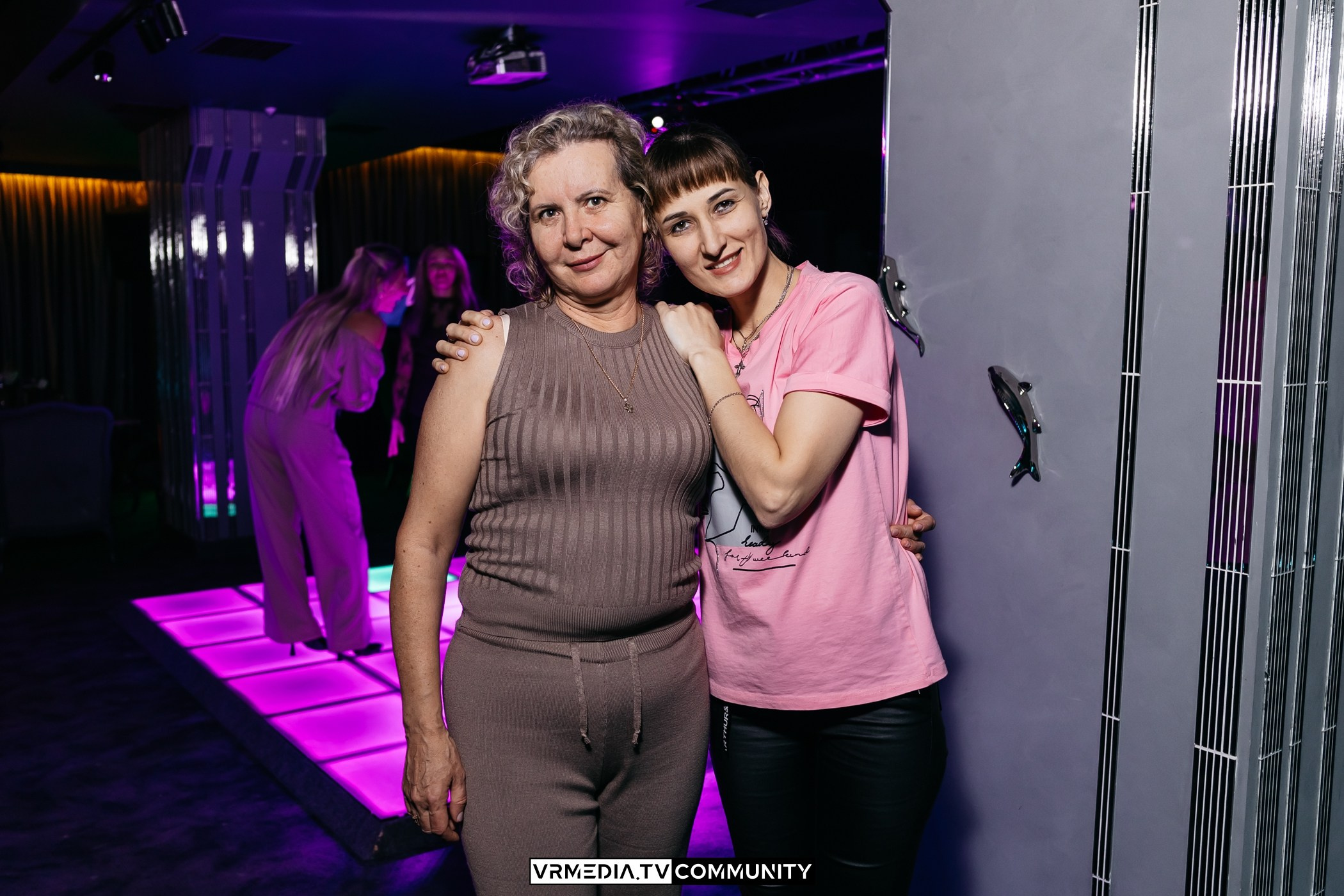 Вечер в караоке-баре «Volna»