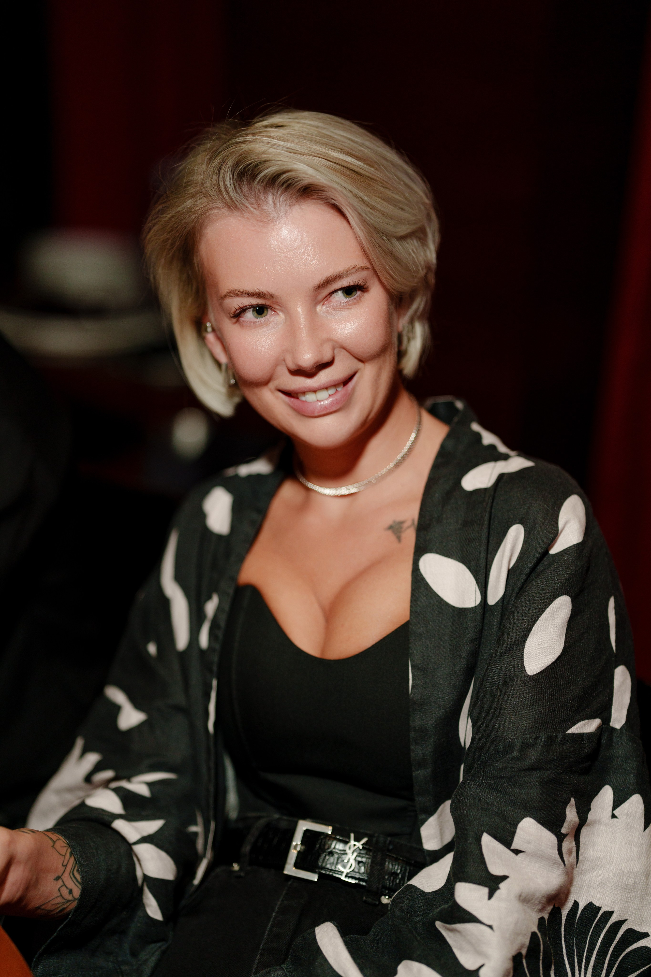 Репортажный фотограф на день рождения в ресторане KAI. Репортажный фотограф Москва Сергей Дружинин