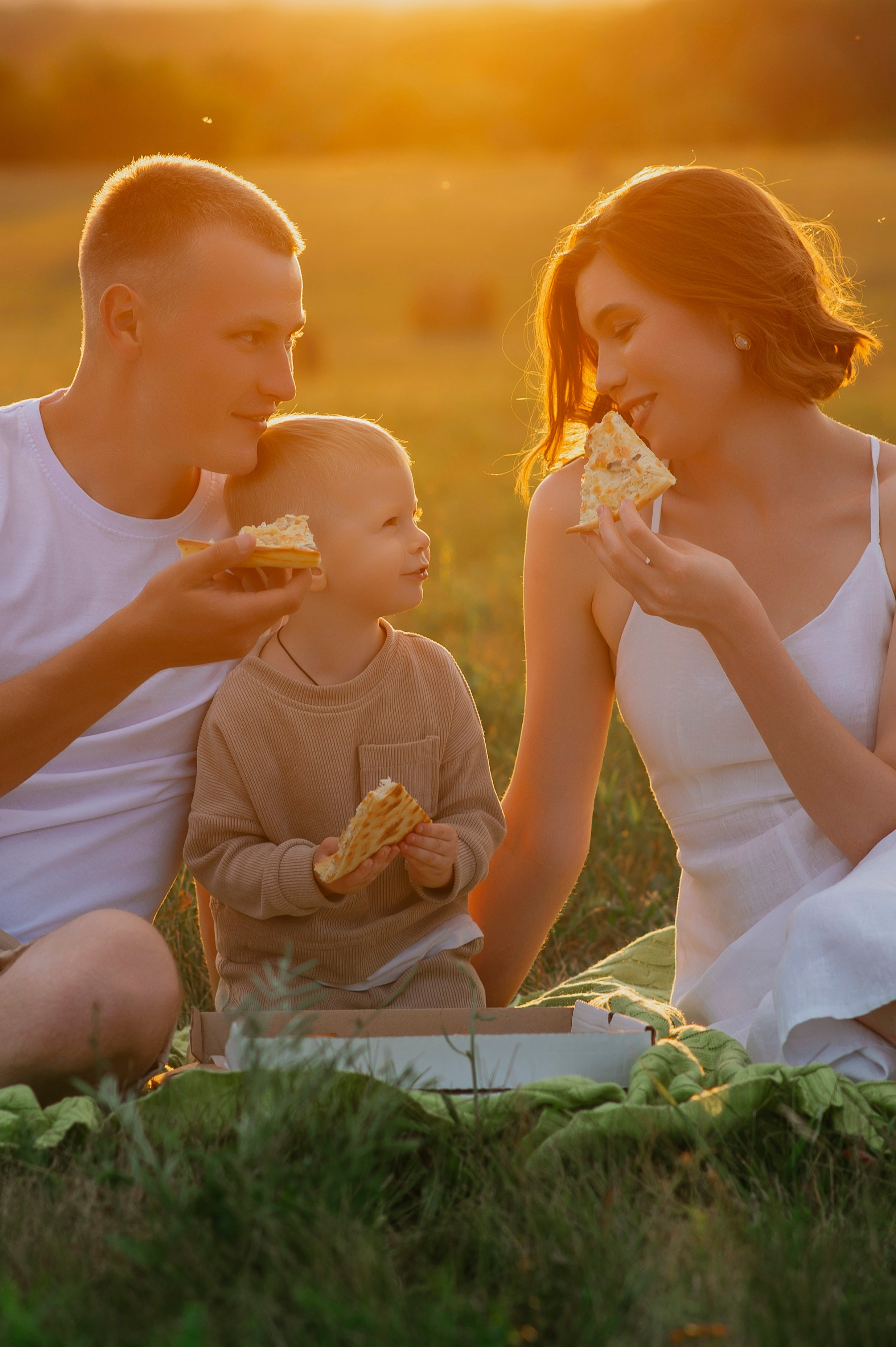 Семейная прогулка на закте. Фотограф Дарья Семина