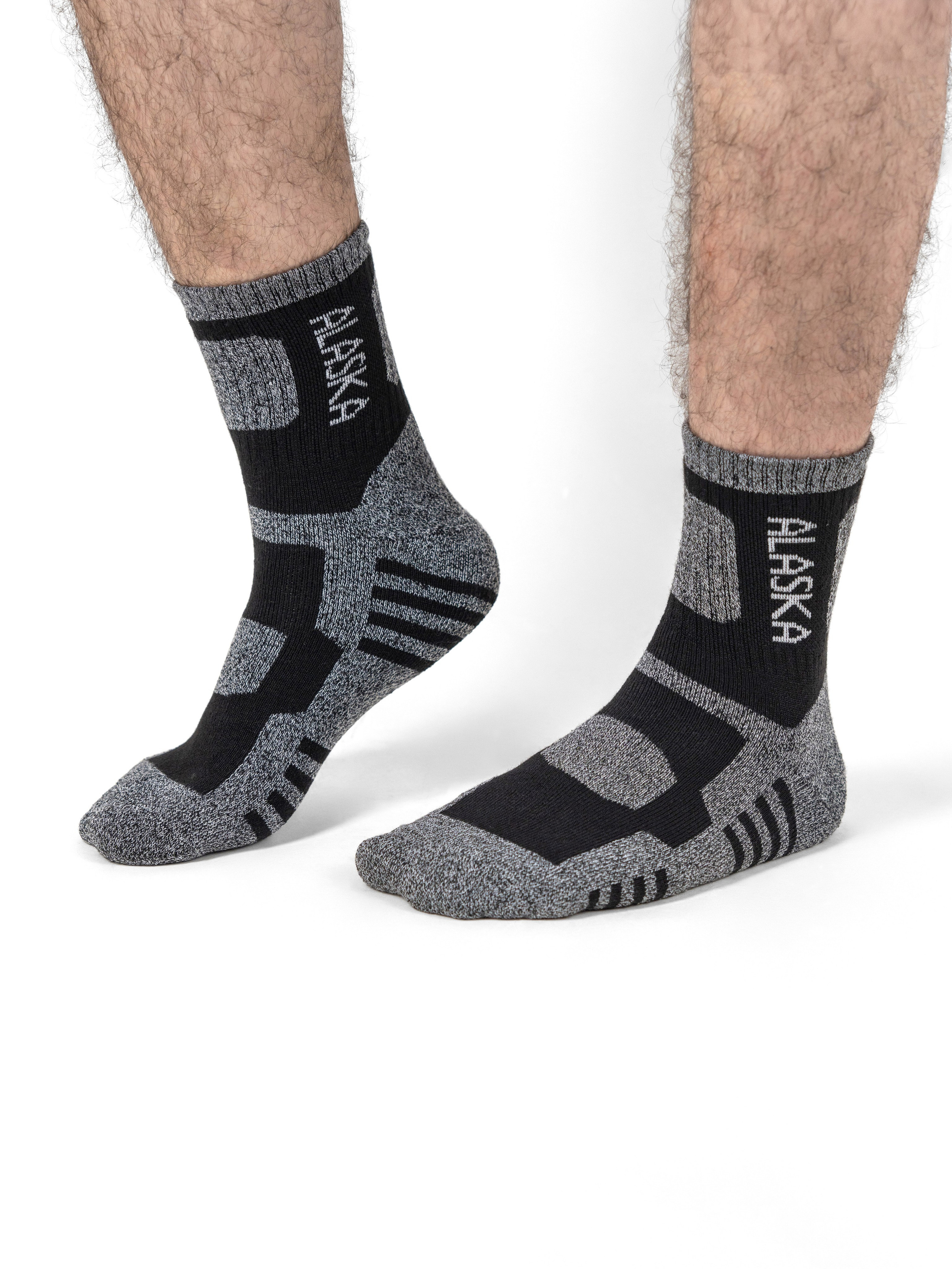 Носки Аляска мужские и женские, модельная съемка, съемка для онлайн магазинов. Олейник Денис — предметный фотограф, фотограф для маркетплейсов в Казани