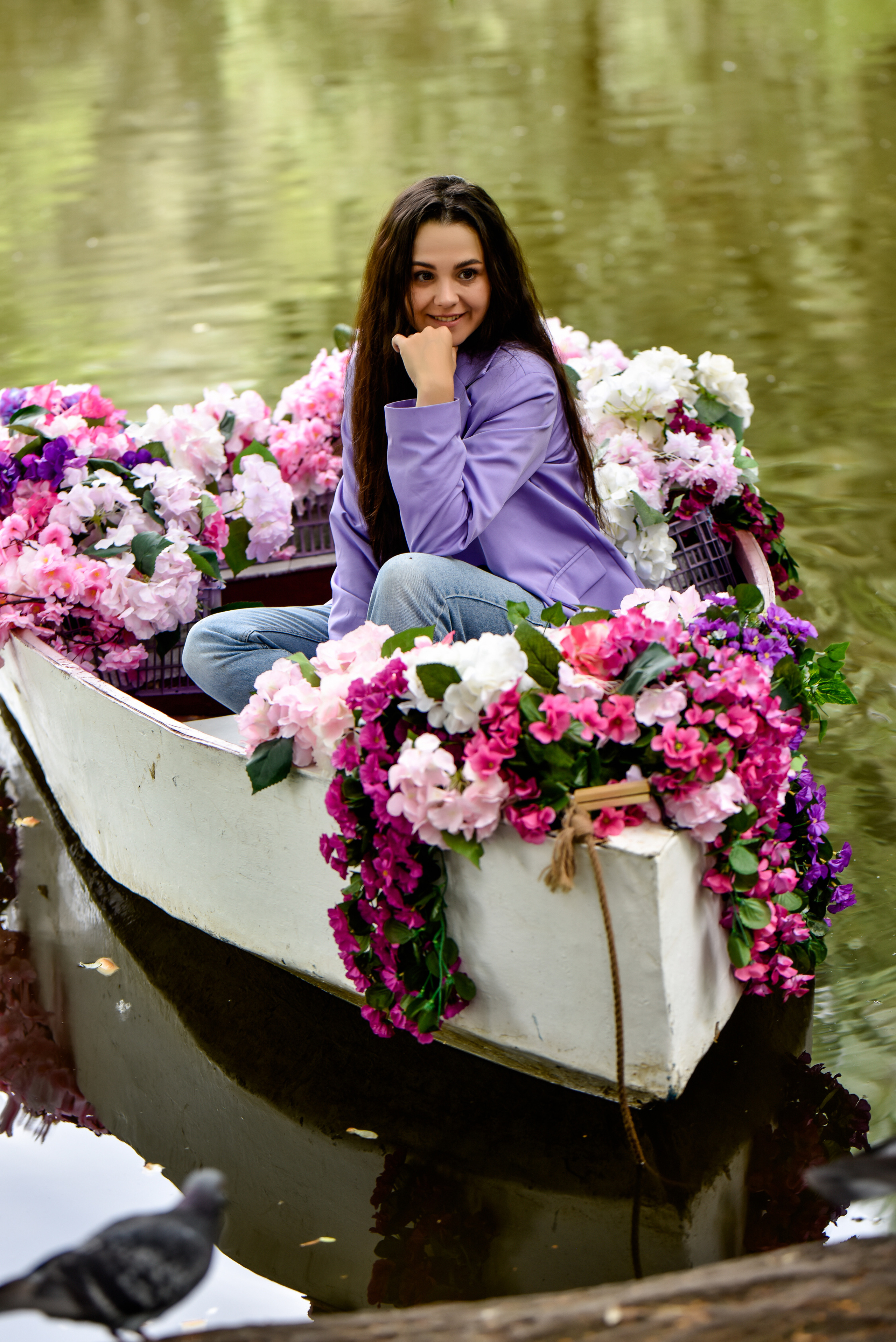 Красотки на лодке