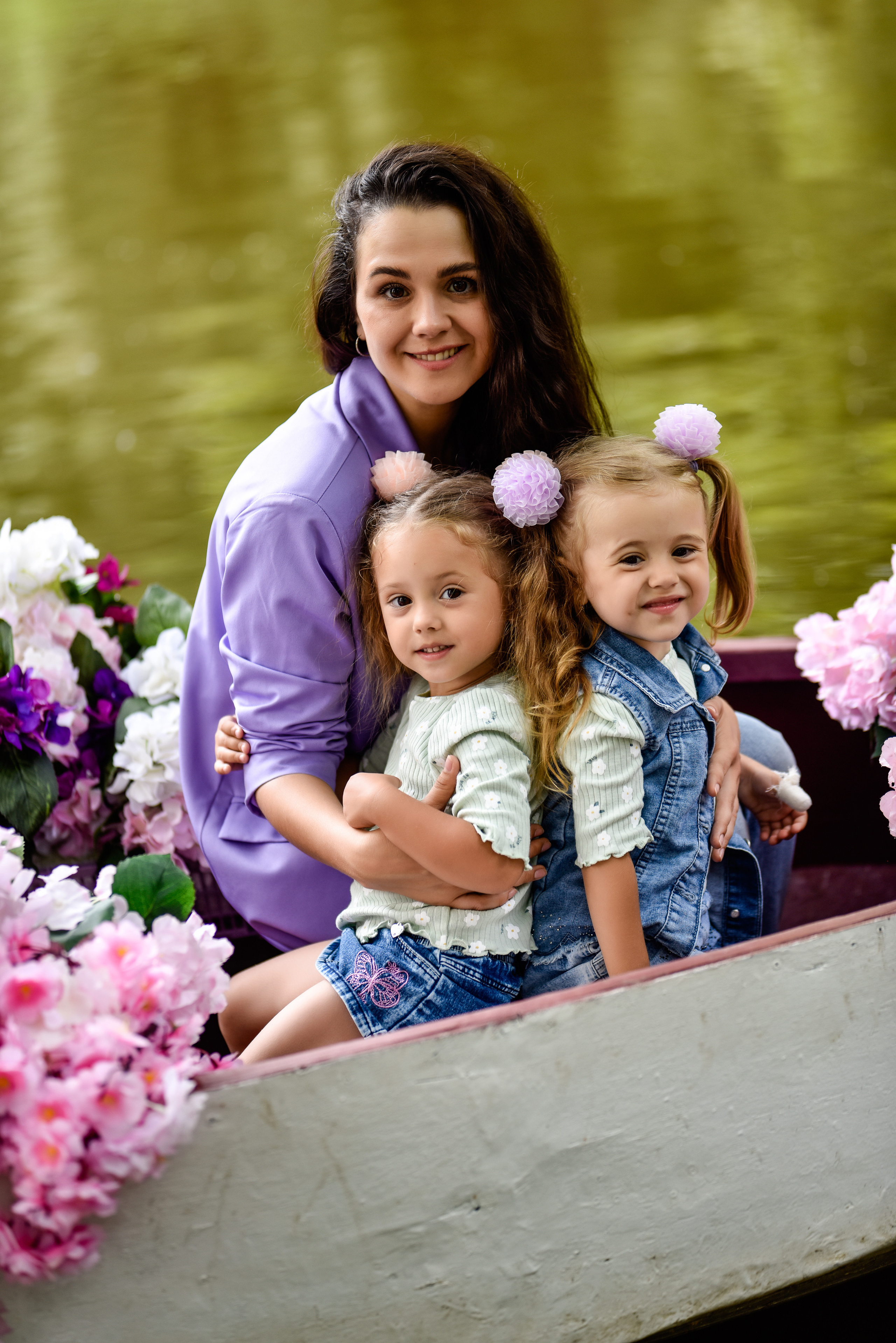 Красотки на лодке