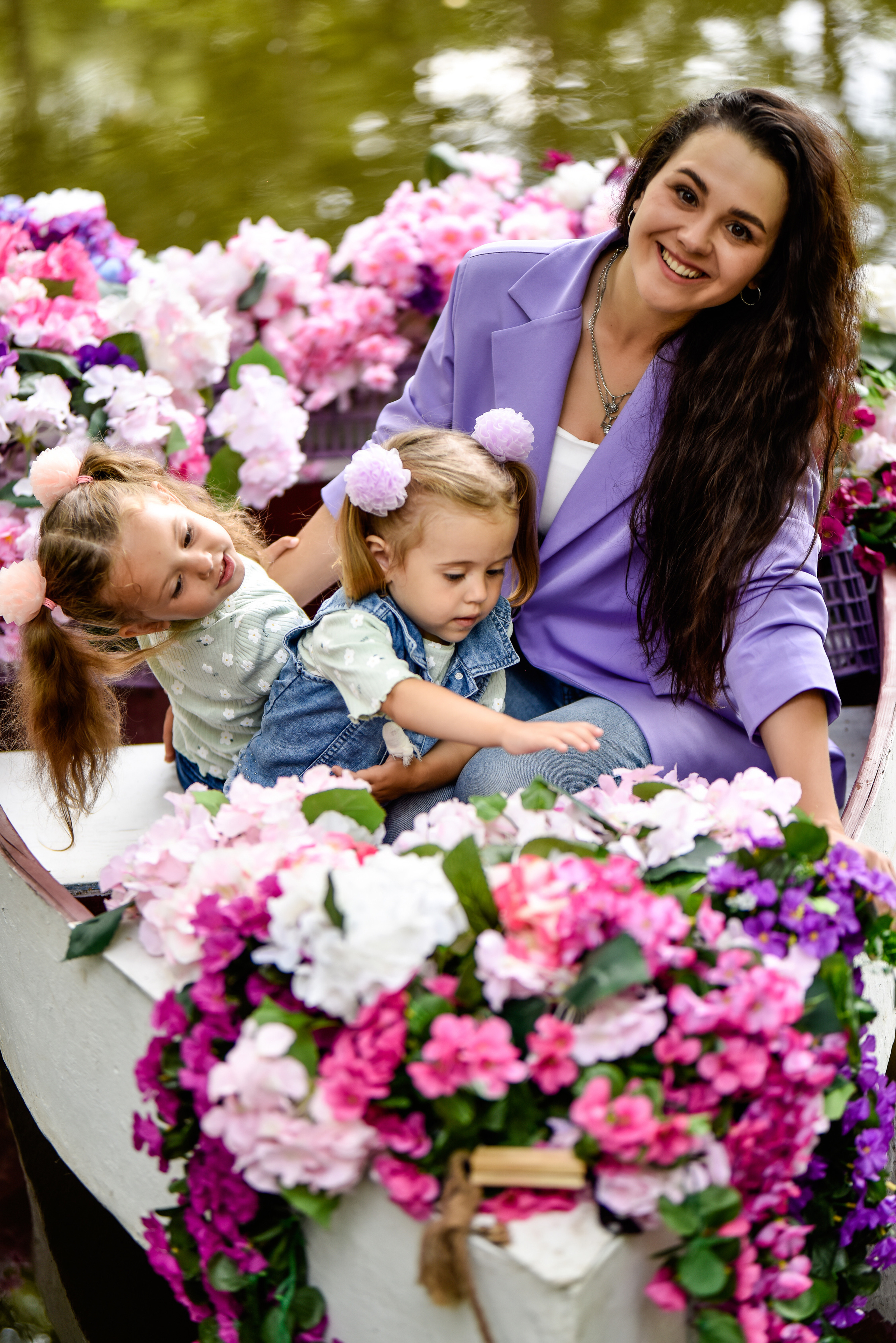 Красотки на лодке