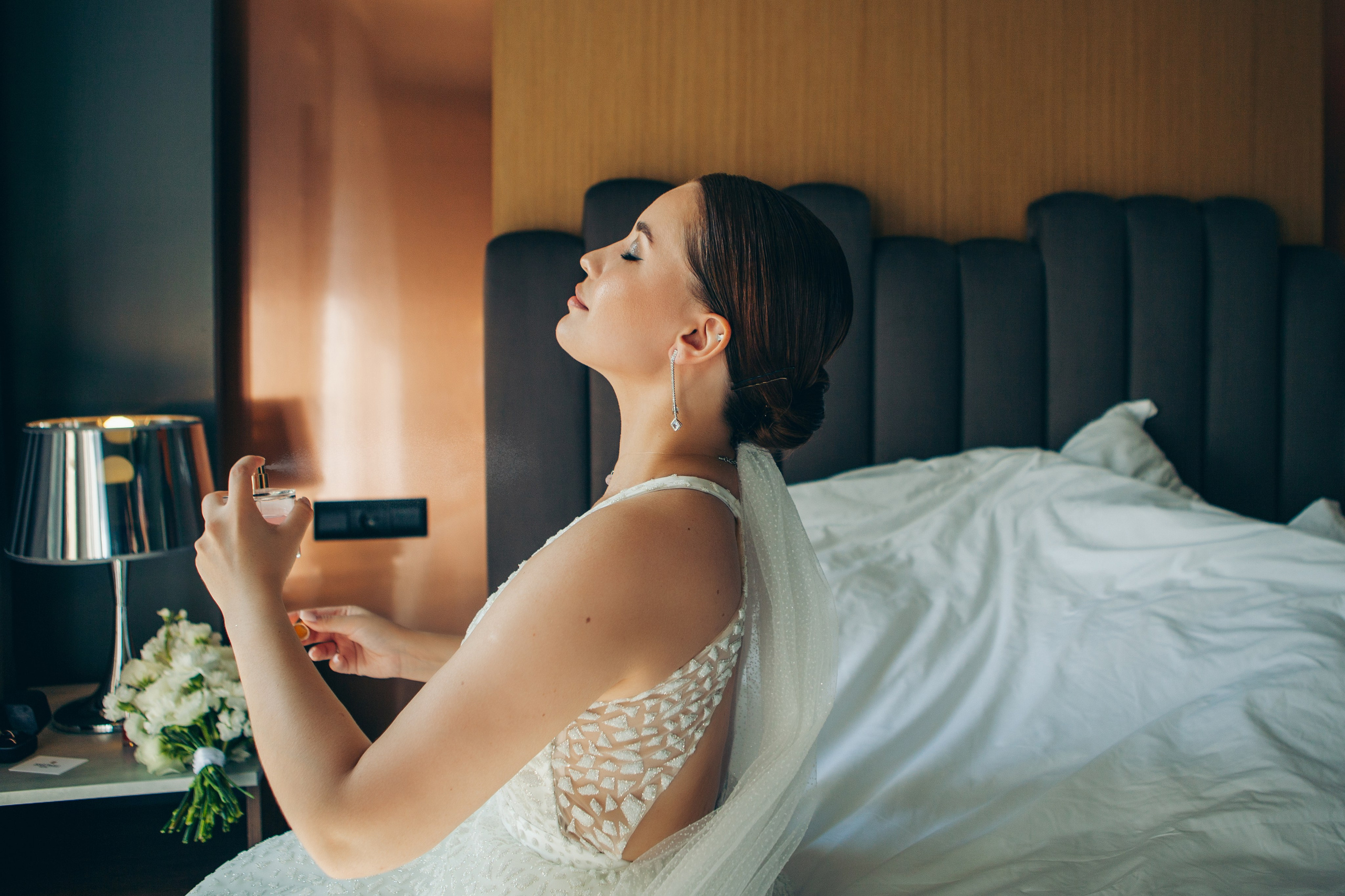 Свадебная фотосессия в отеле hartwell hotel и на патриарших прудах. Фотограф Ольга Ефремова