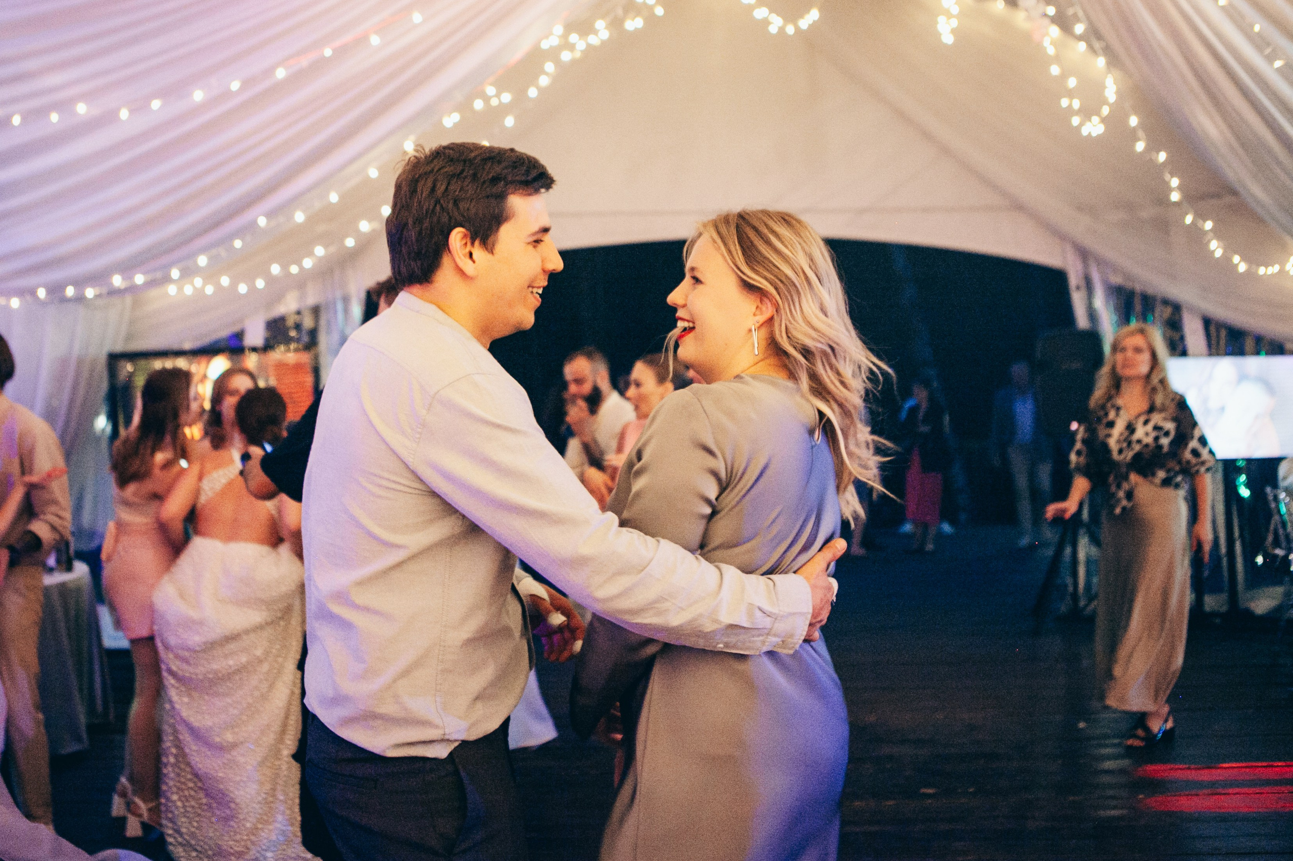 Свадебная фотосессия в отеле hartwell hotel и на патриарших прудах. Фотограф Ольга Ефремова