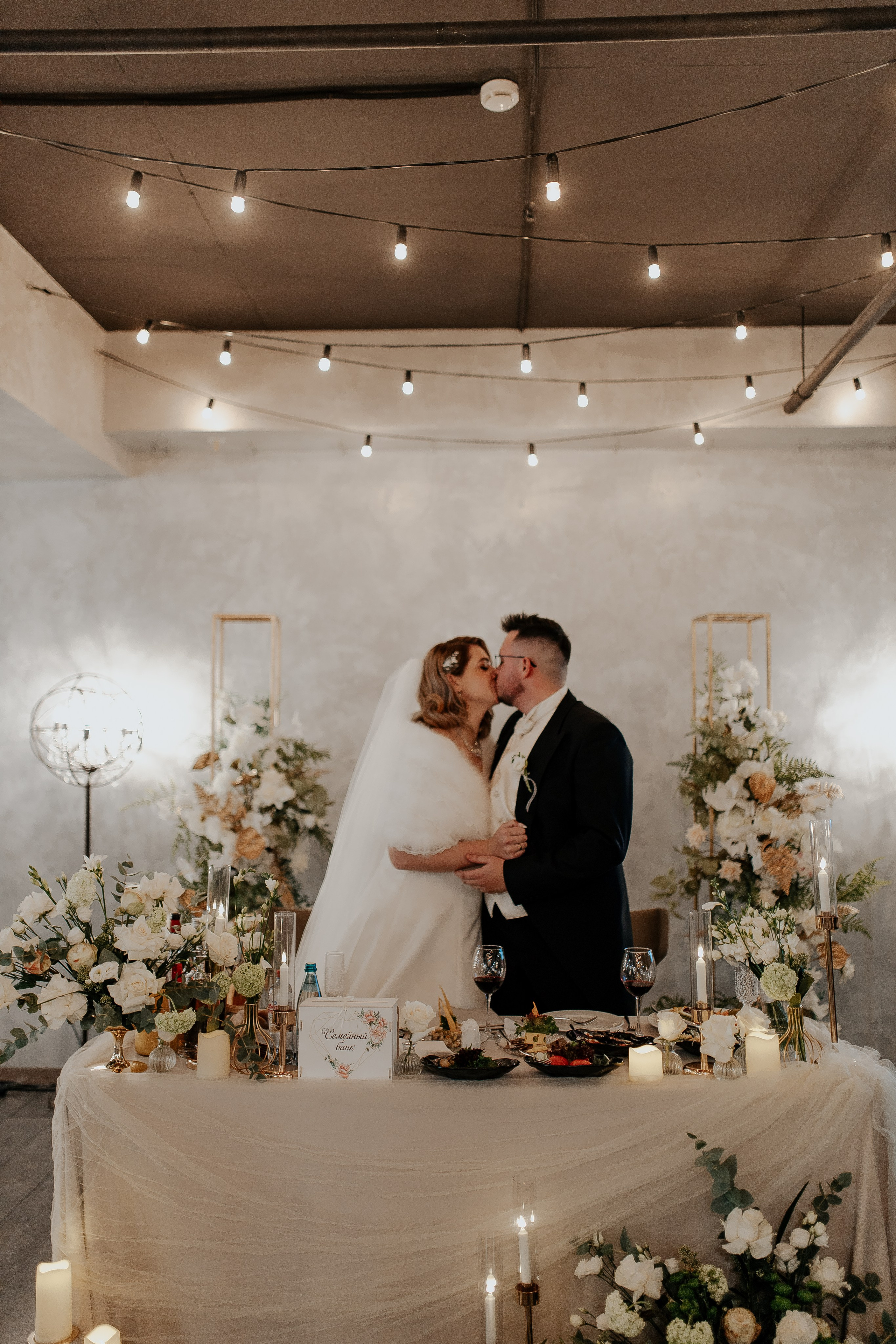 Свадебные фотографии из Эрмитажа. Фотограф в Санкт-Петербурге Лиза Семченкова