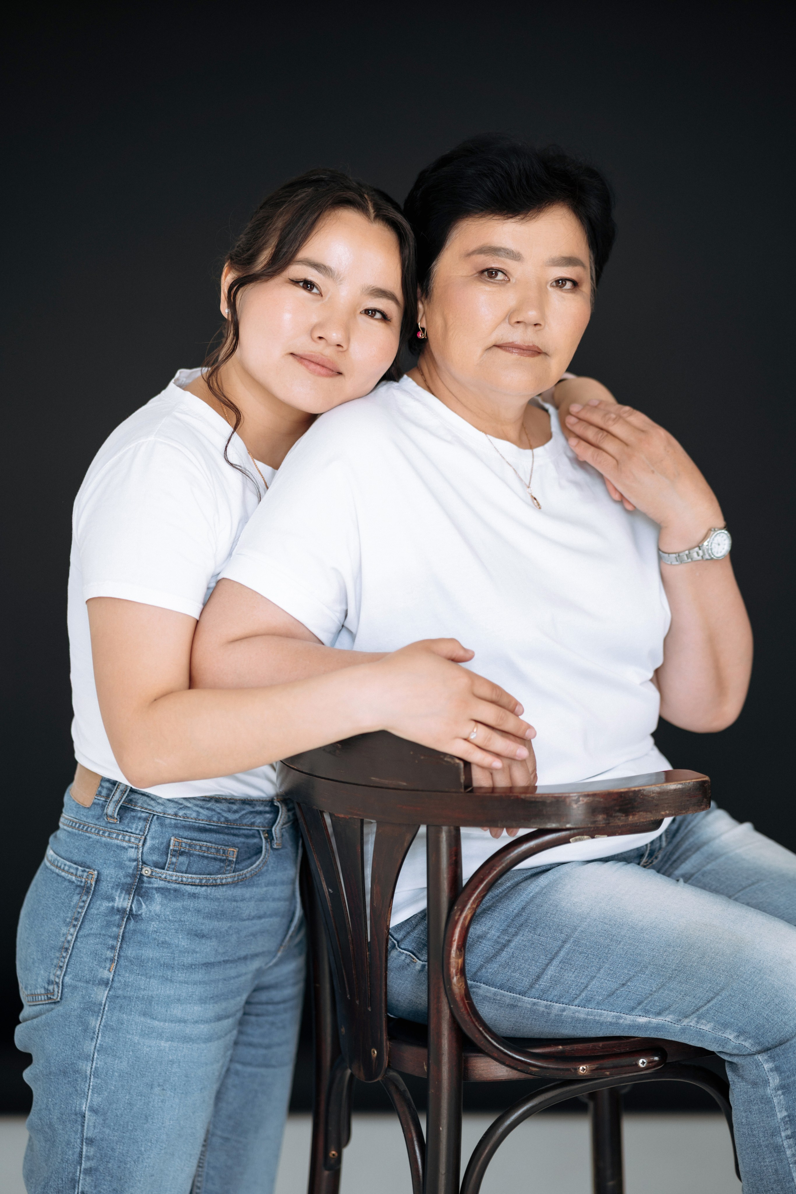 Валентина и Люда Галсановы. Фотограф Улан-Удэ