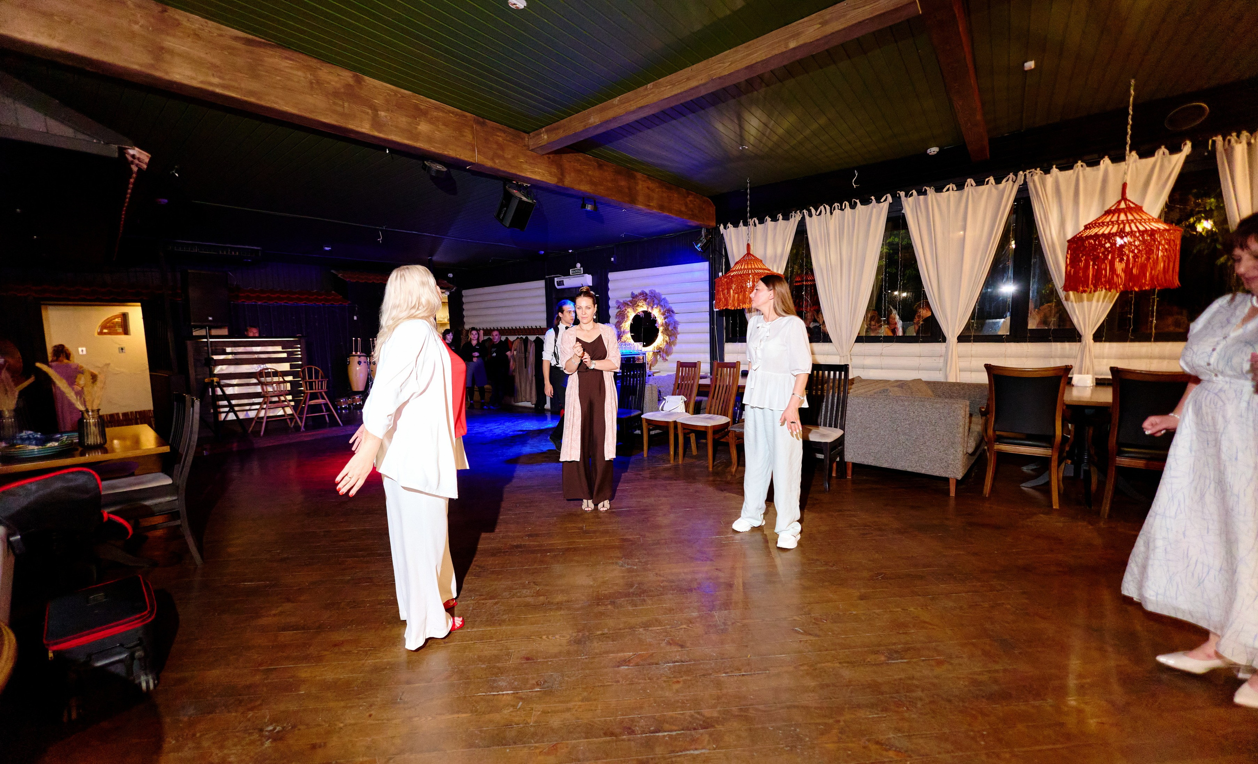 Выпускной 35 Сош. Фотограф Выпускные альбомы Таганрог Сергей Коробченко