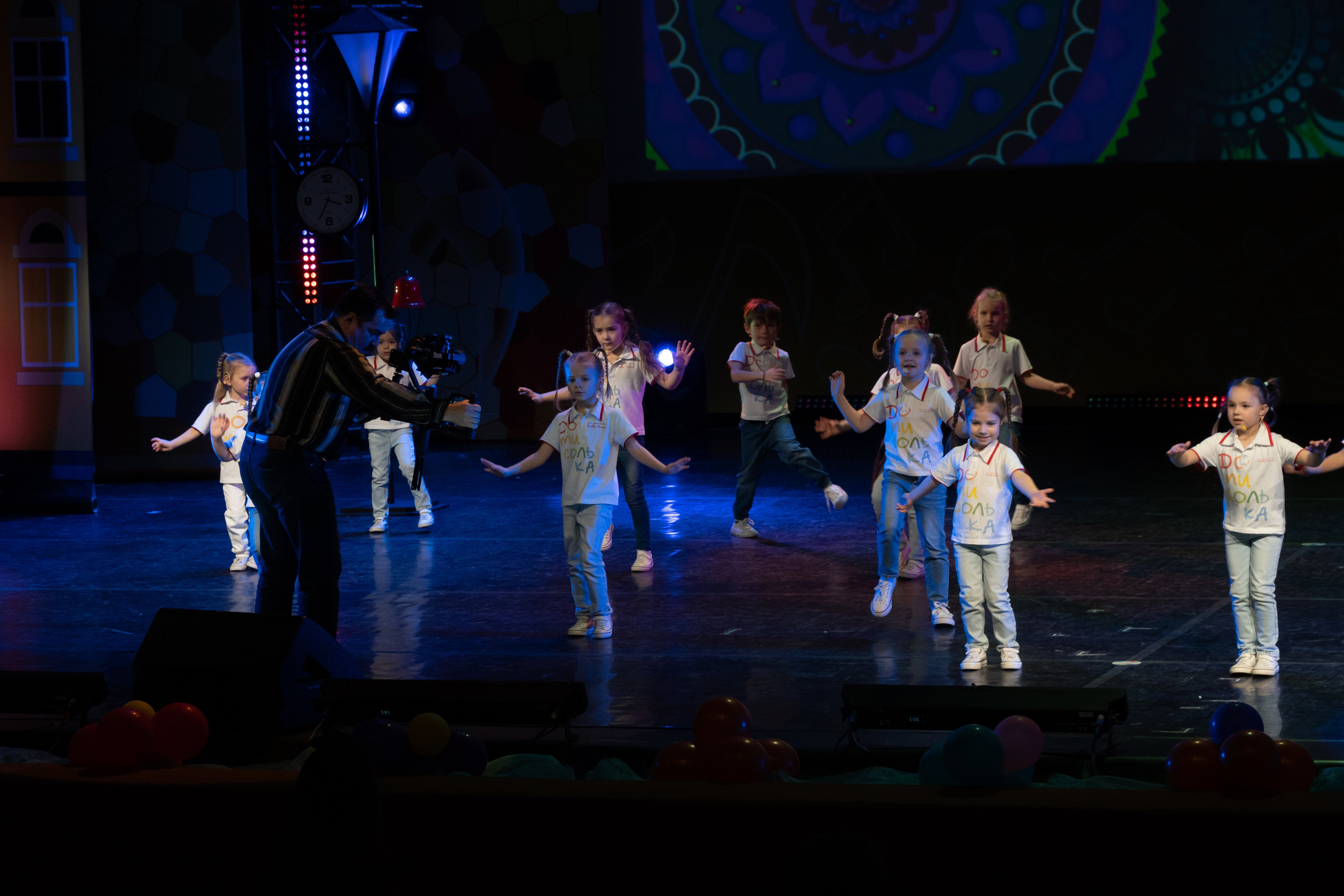 Съёмка концерта для Домисольки, большой концертный зал Космос. «Студия DRONAVT`s» — видеосъёмка и фотография г. Москва