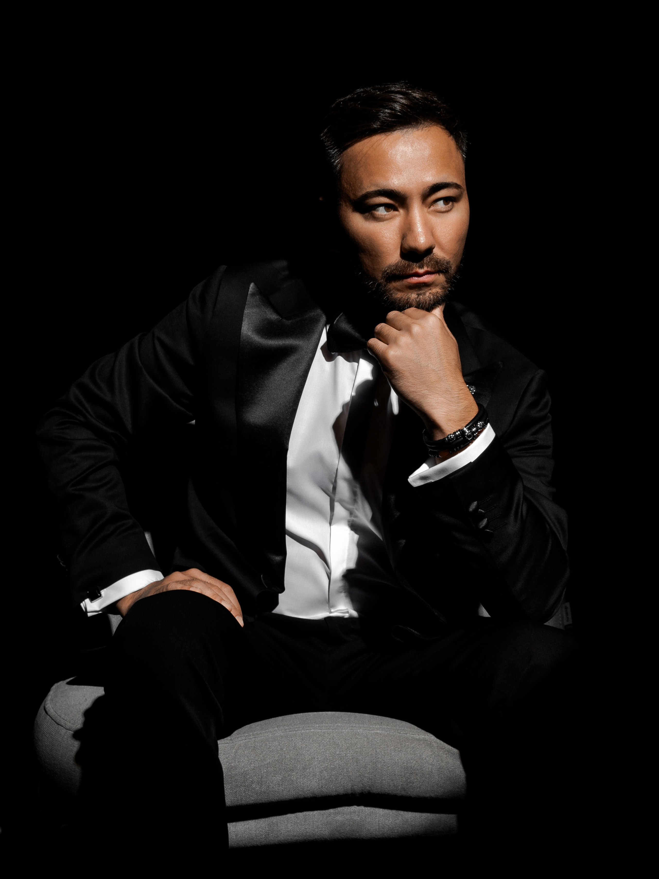 Ведущий Игорь Бекмамбетов. Flint — photographer