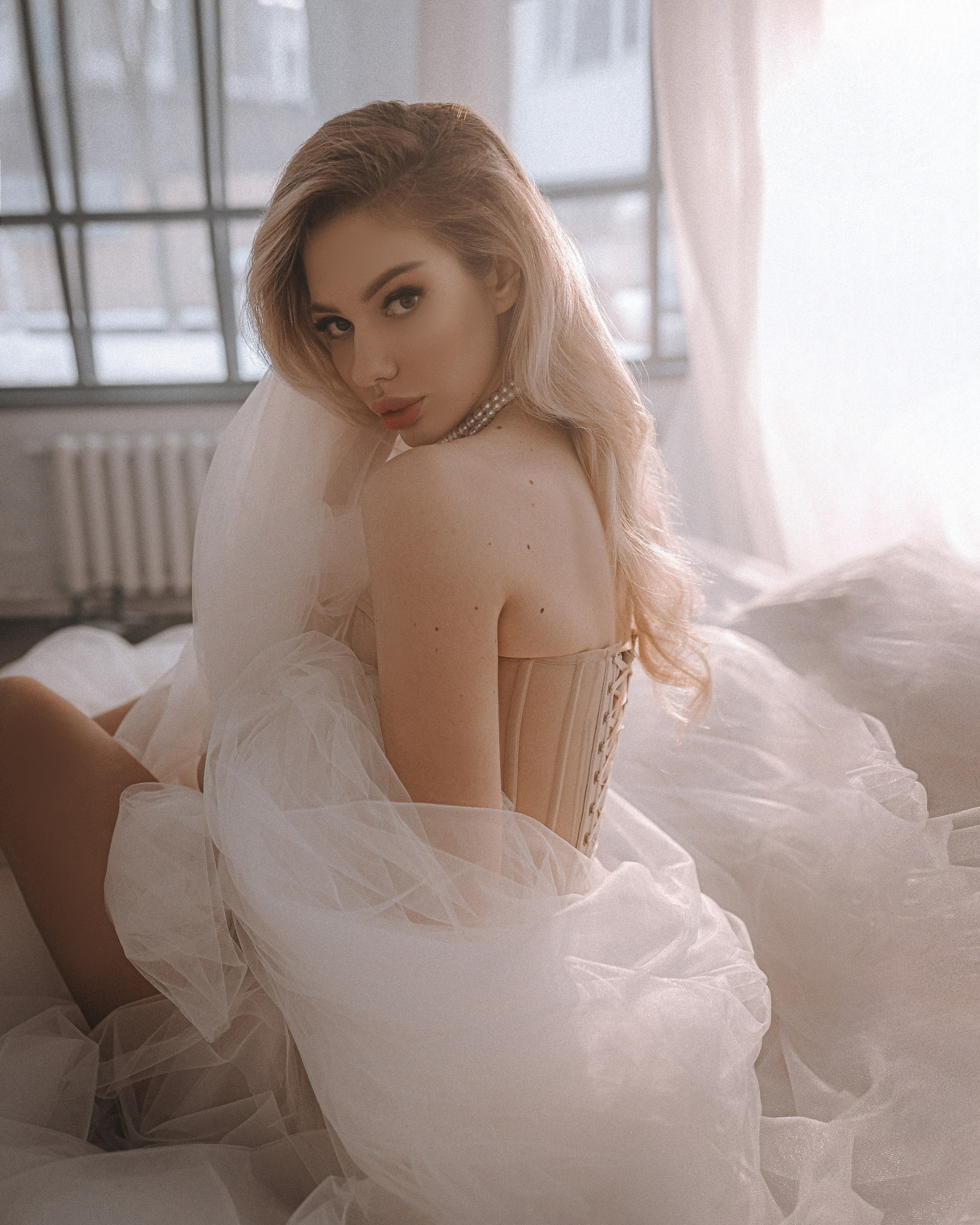 Женские портреты-фотосессии в Москве от фотографа Анастасии Инвиш. Эротическая фотосессия в стилю ню в Москве — заказать ню фотосессию от 19 800 руб!