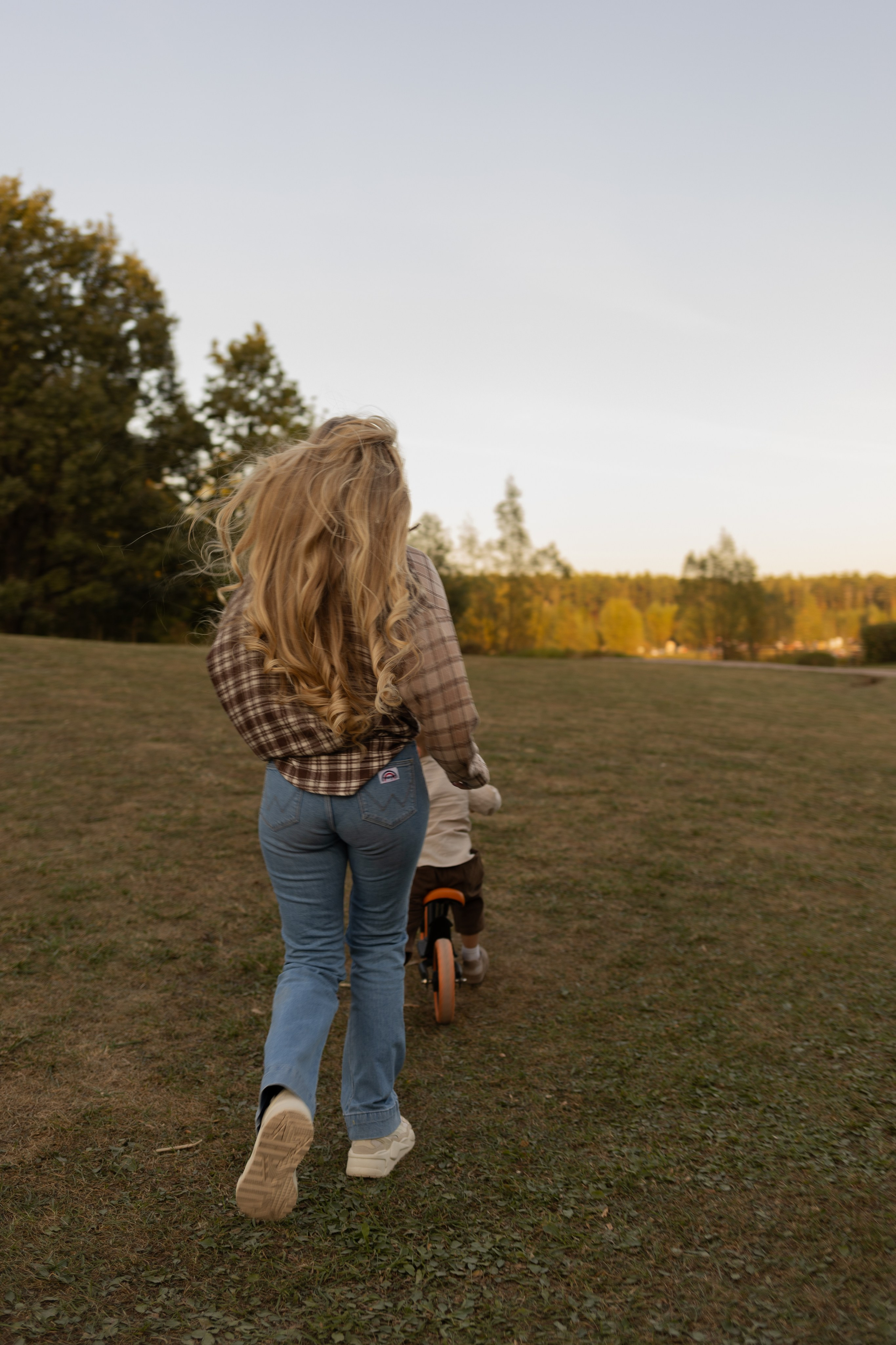 Семейная фотосессия Москва, семейный фотограф в Москве, семейная фотосессия, детский фотограф, семейная фотосессия в на природе Москва, семейная фотосессия в Мещерском, семейная фотосессия в Коломенском, семейная фотосессия в Царицыно, семейная фотосессия в Кусково, семейная фотосессия в поле, семейная фотосессия в лесу, семейная фотосессия в Москве в парке 