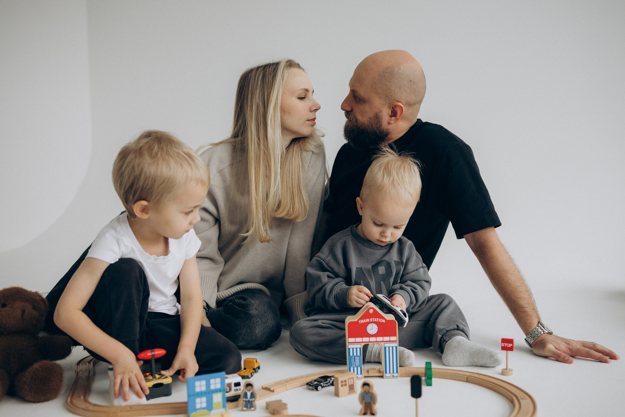 Семейная фотосессия Москва, семейный фотограф в Москве, семейная фотосессия, детский фотограф, семейная фотосессия в студии, семейная фотосессия с сыновьями