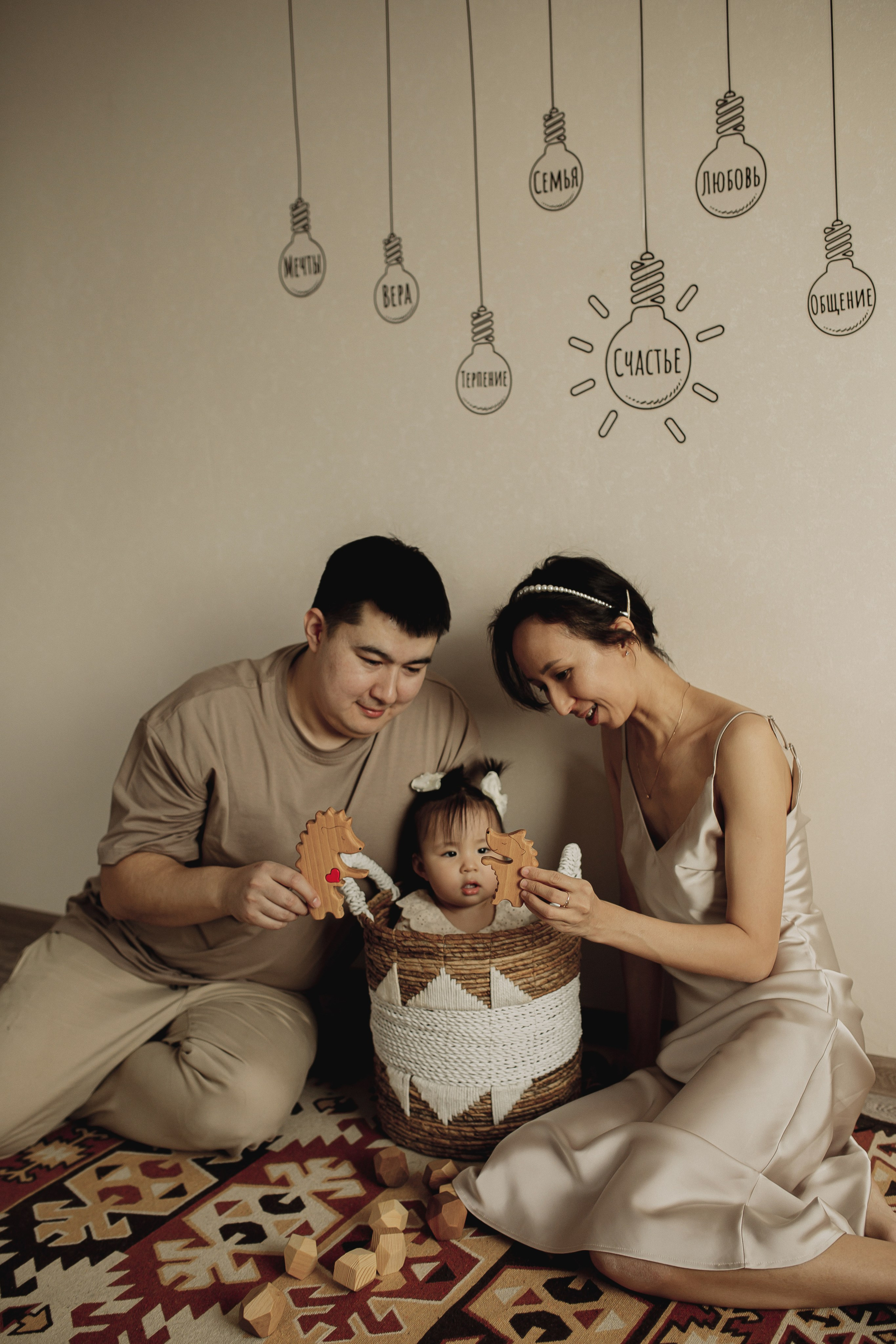 Семейные объятия в родных стенах. Семейный и свадебный фотограф в Саратове Катерина Оленская