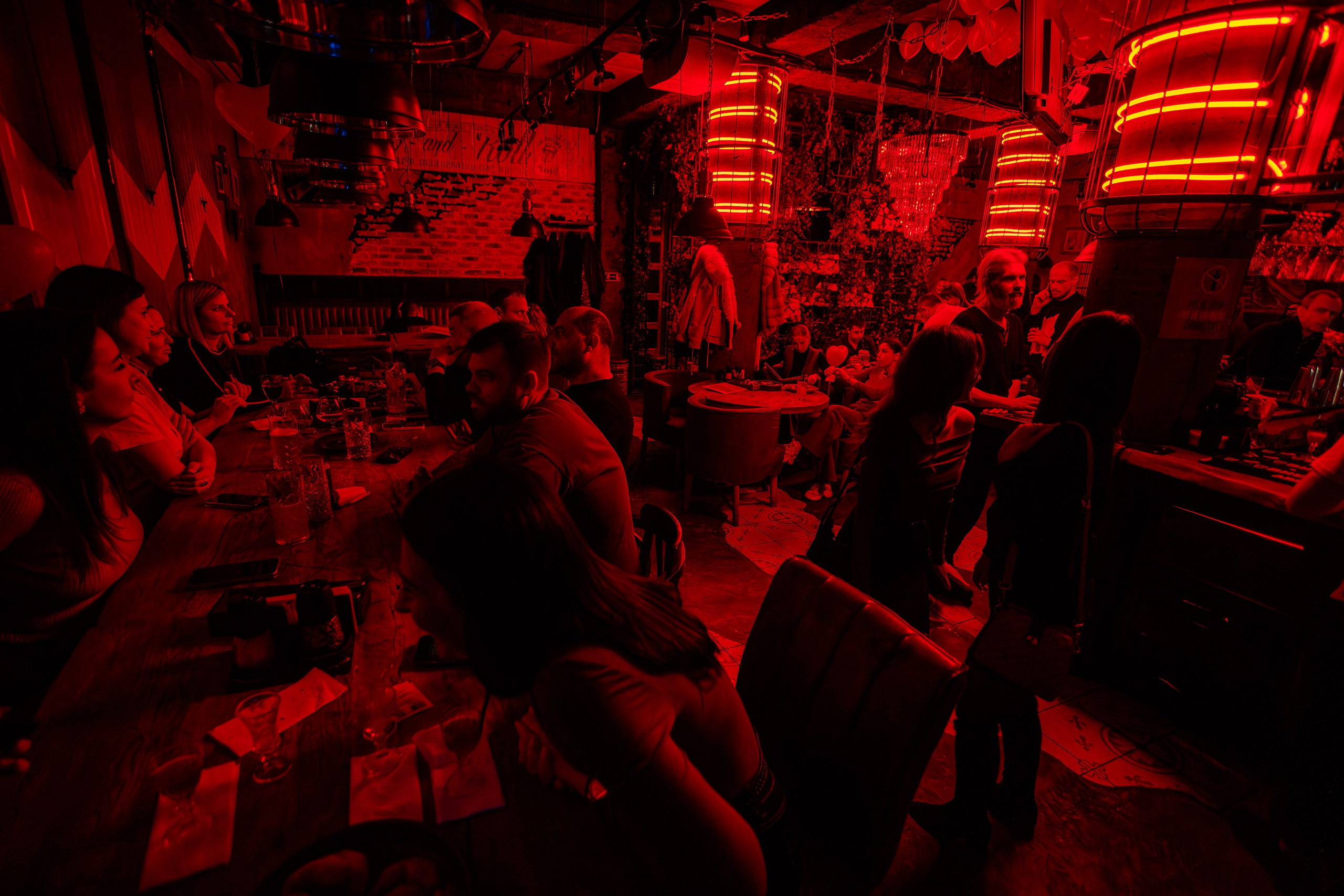 Happy Valentine's day_Пьяный Плющ_Симферополь_14.02.2025. Аминов Руслан | Фотограф