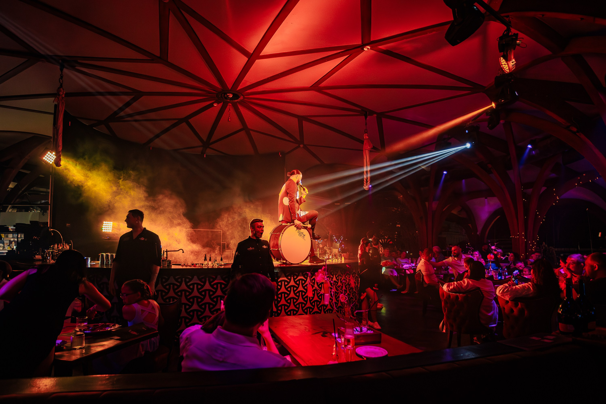 PTIZZA SHOW. Gold & Black in Ptizza Bar_Ялта_6.07.2025. Аминов Руслан | Фотограф