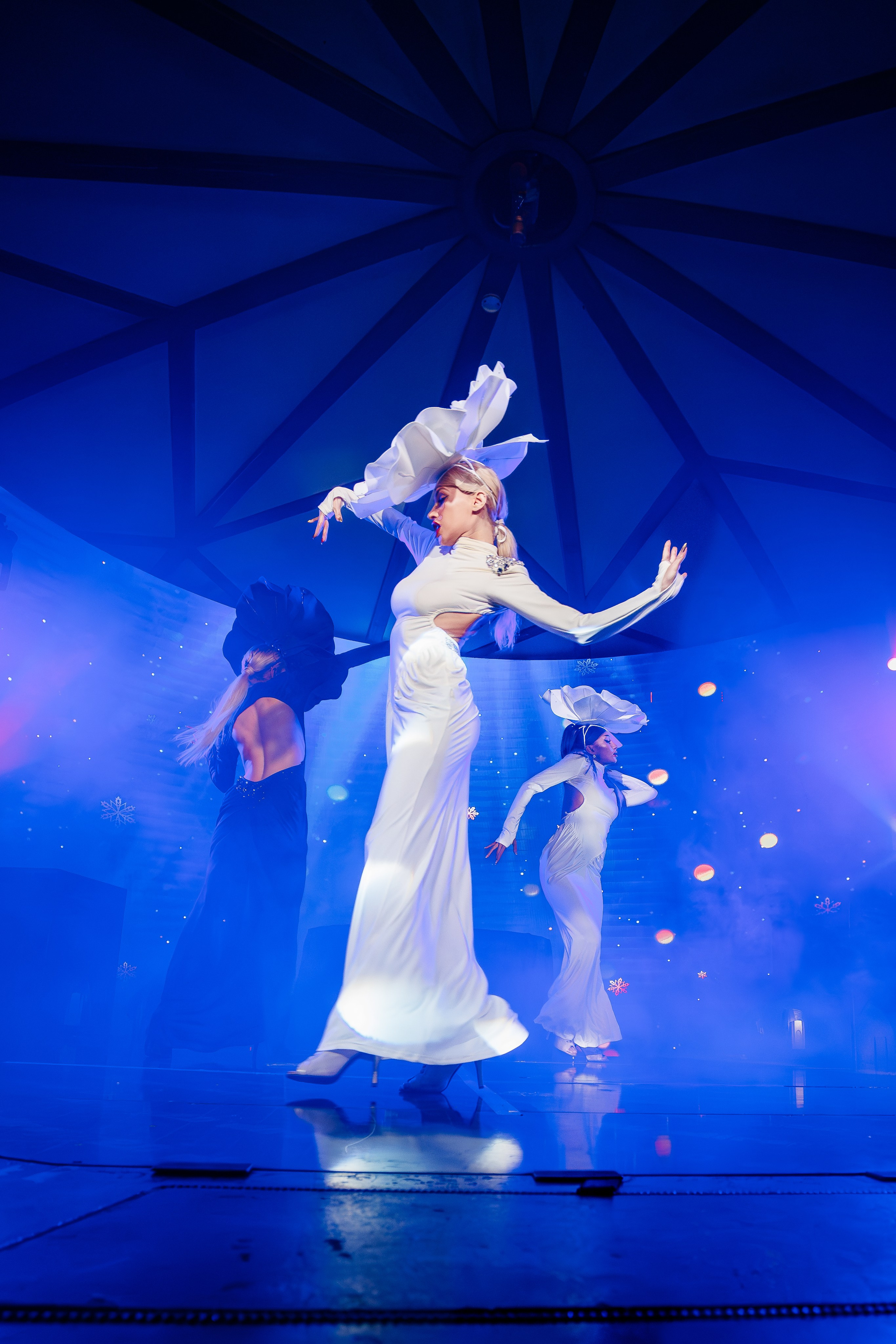 Новогодняя шоу-программа «MAGIC TIME» в PTIZZA BAR_Ялта_31.12.2025. Аминов Руслан | Фотограф