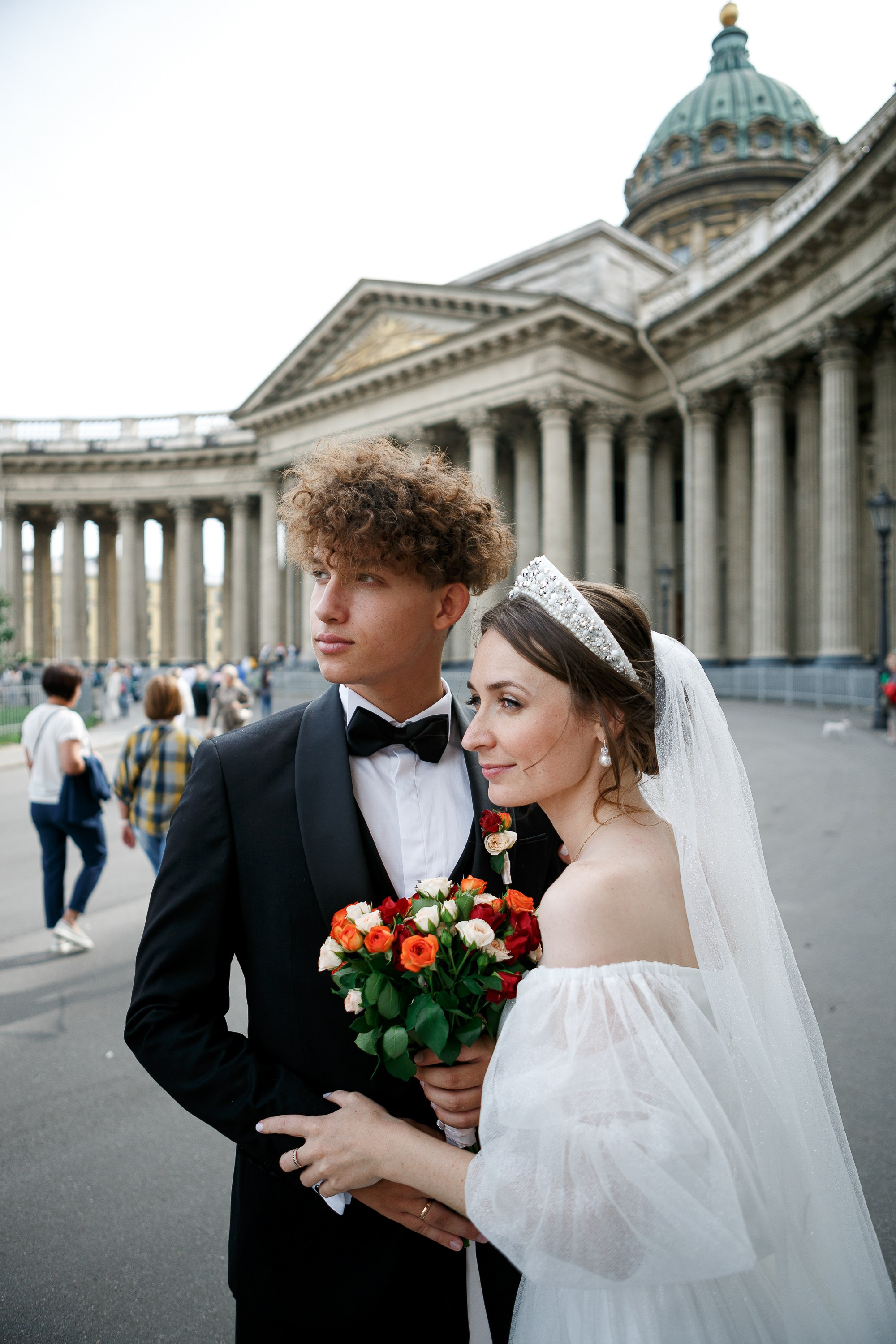 Казанский собор в Санкт-Петербурге. Жених и невеста.