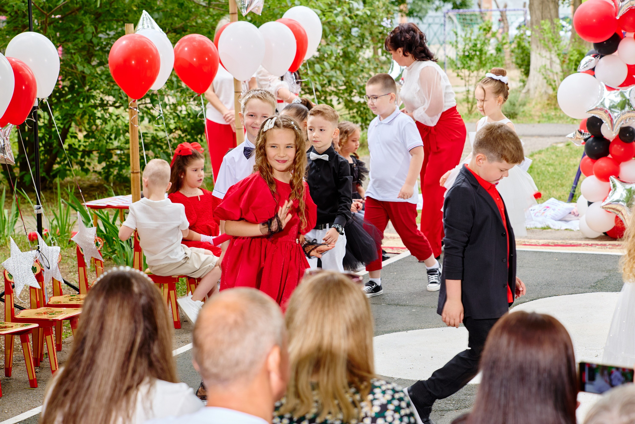 Выпускной 45 сад. Фотограф Выпускные альбомы Таганрог Сергей Коробченко