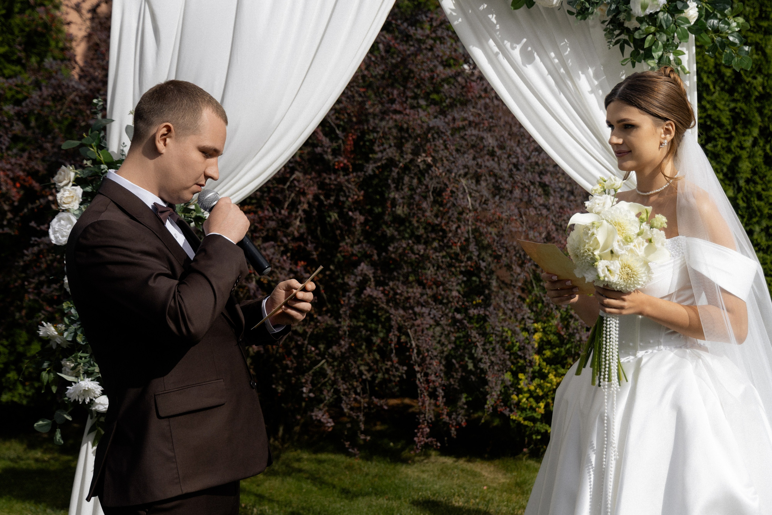 Свадебная фотосессия Анастасии и Игоря в Усадьбе Легенда. Свадебный фотограф в Минске/Беларуси Сергей Спиридонов