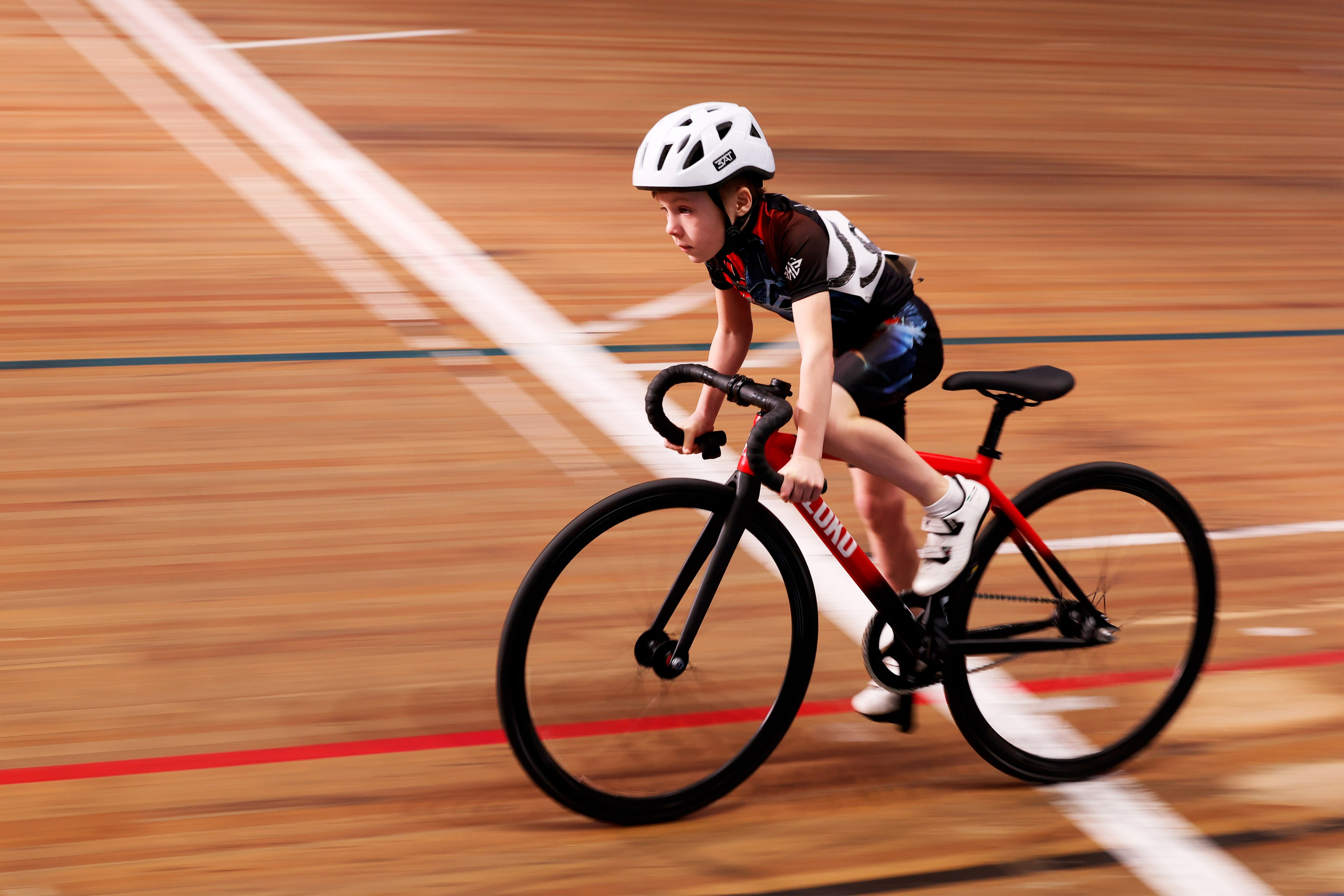 Пятый этап Региональных соревнований по велоспорту на треке (Гит, Скретч) 15.03.2025. Спортивный и репортажный фотограф Антон Тереханов