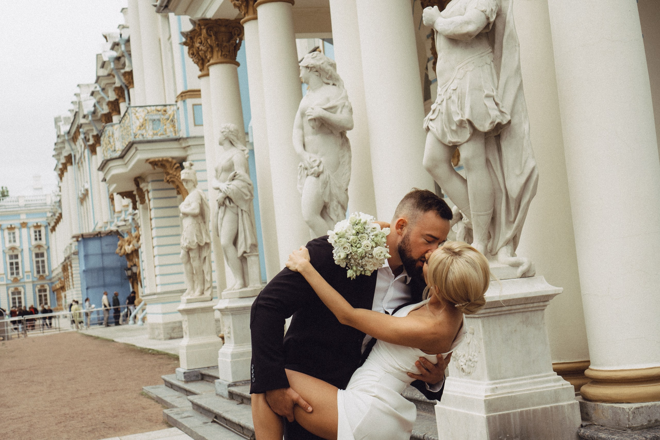 СВАДЕБНАЯ ИСТОРИЯ В ГОРОДЕ ПУШКИН ВОЗЛЕ ЕКАТЕРИНИНСКОГО ДВОРЦА И В ПАРКЕ. Профессиональный фотограф, Санкт-Петербург — Виктория Богомолова