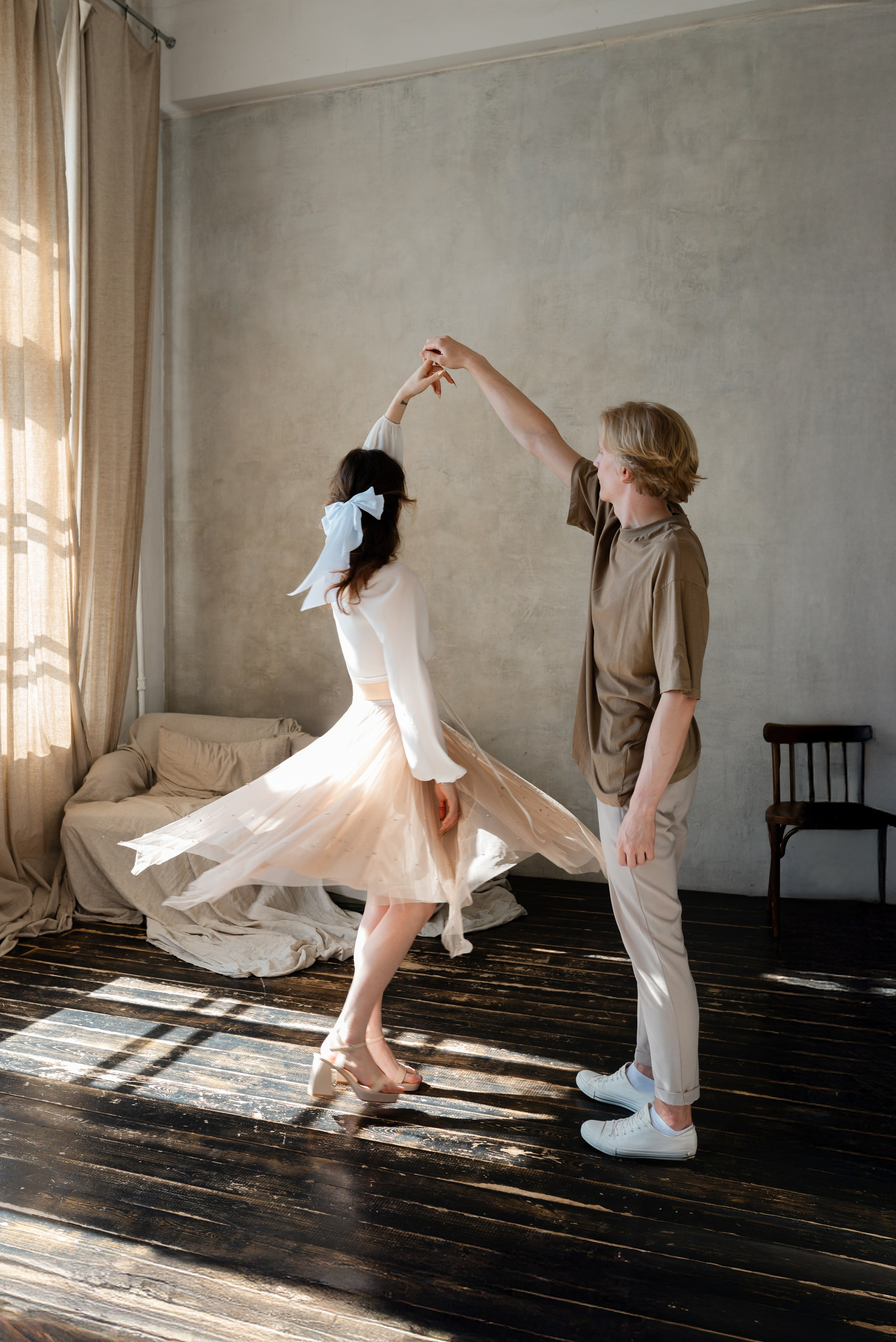 Карина и Женя. Студия Indoor. Свадебный фотограф в городе Минск Крохмалюк Анна