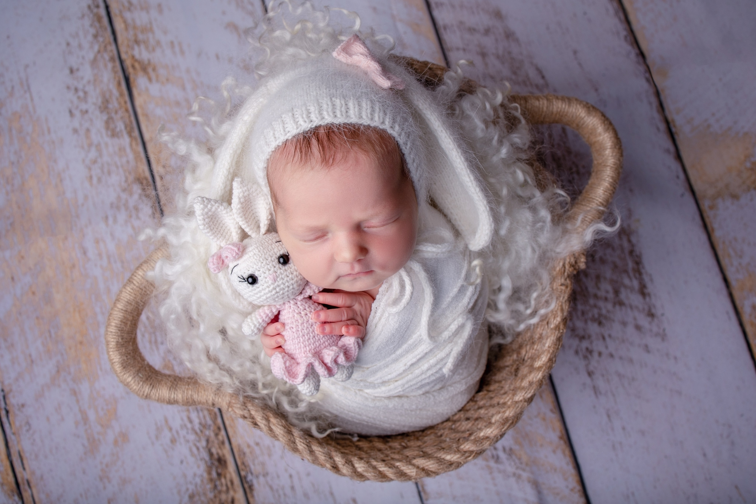Нежная и милая фотосессия первых дней жизни Вашего ребенка в Минске. Фотограф новорождённых Минск — стоимость newborn фотосессии в Минске