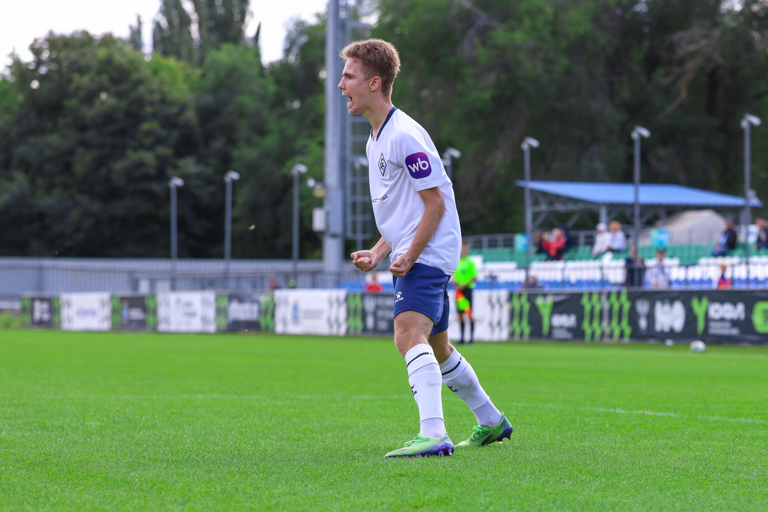 Юношеская футбольная лига U-16. Крылья Советов — Казань