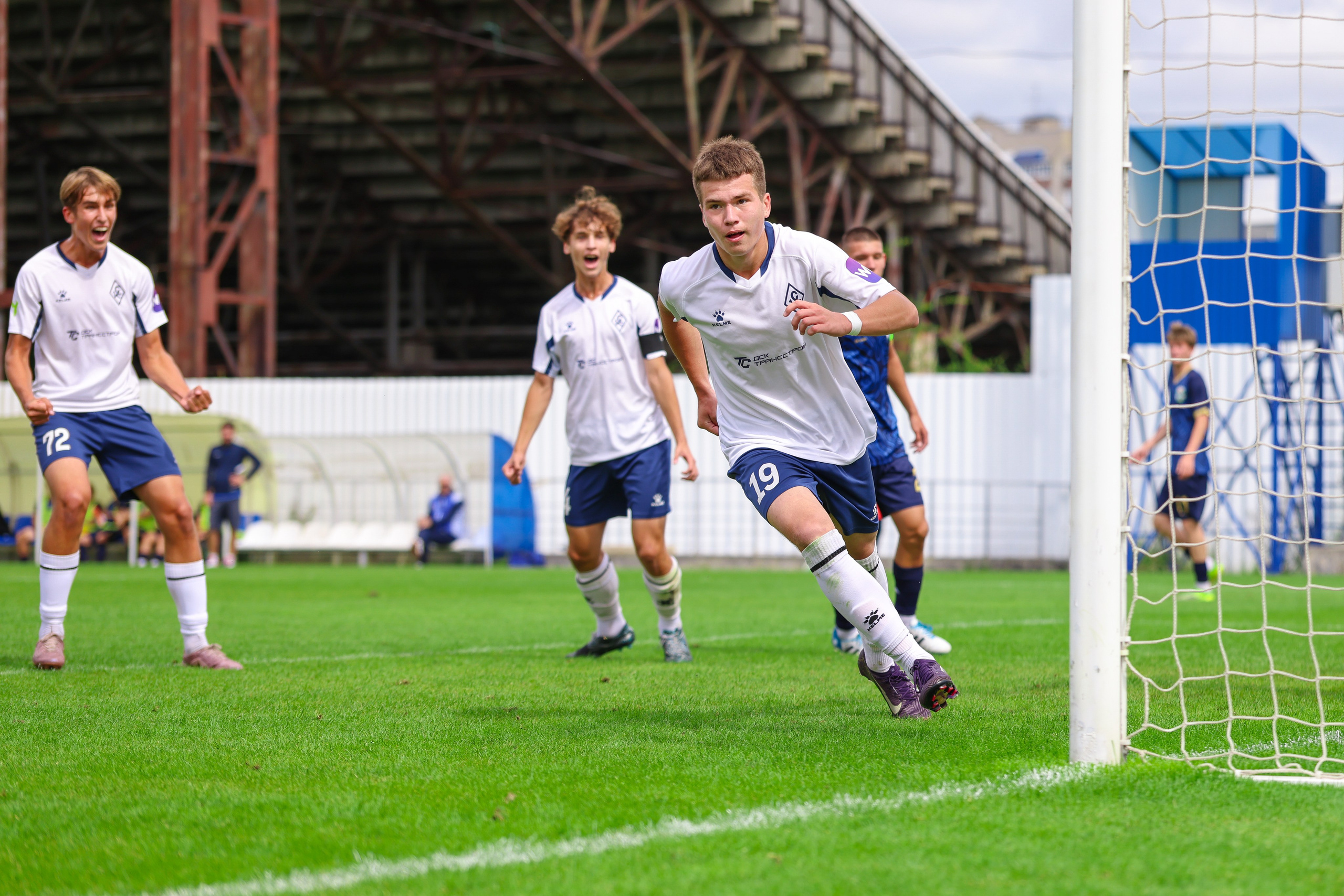Юношеская футбольная лига U-16. Крылья Советов — Казань