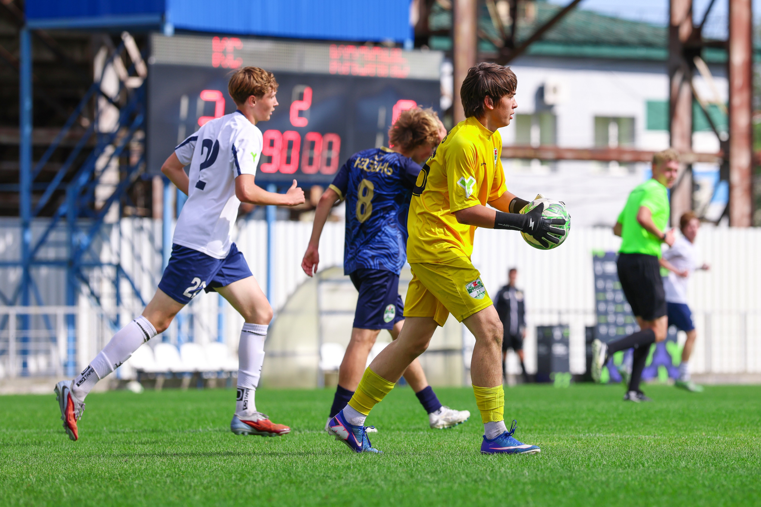 Юношеская футбольная лига U-16. Крылья Советов — Казань