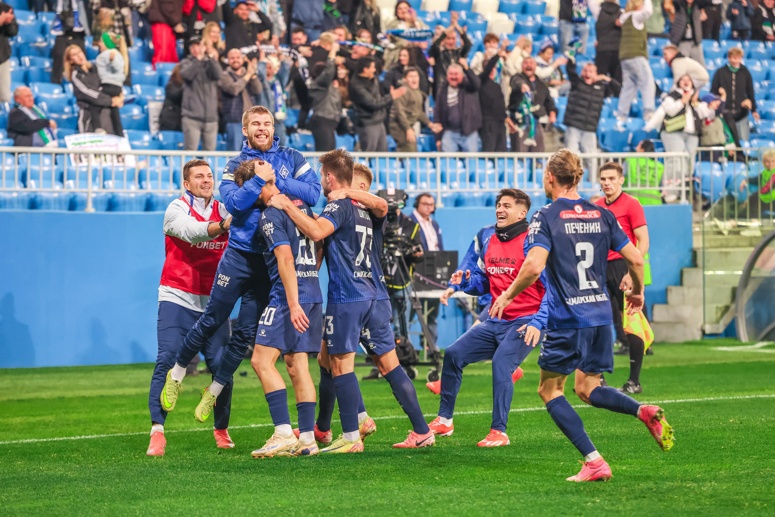 Российская Премьер-Лига. Крылья Советов — Родина
