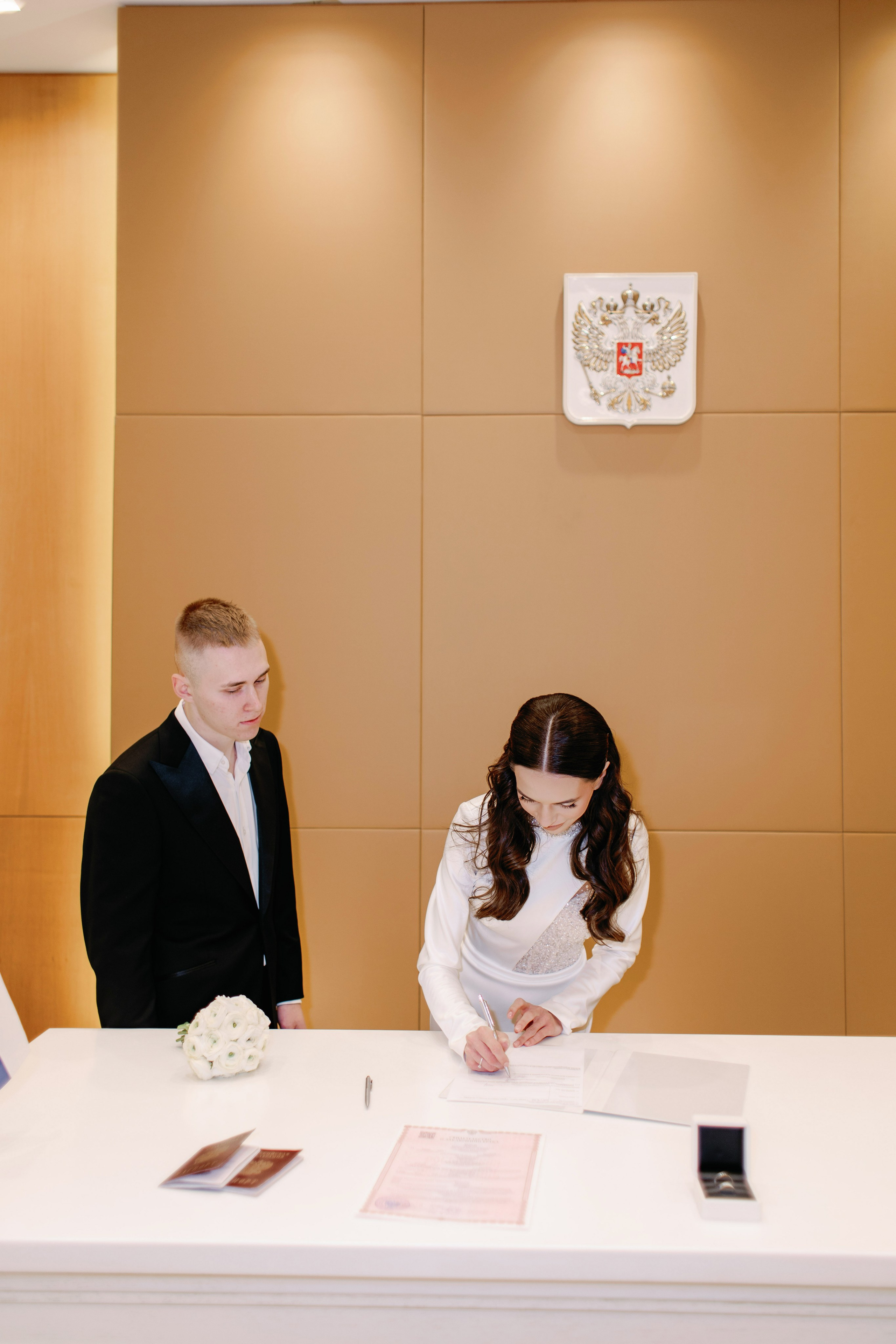 Свадьба для двоих в Москве, фотосессия на крыше, сборы, прогулка в Barvikha Luxury Village