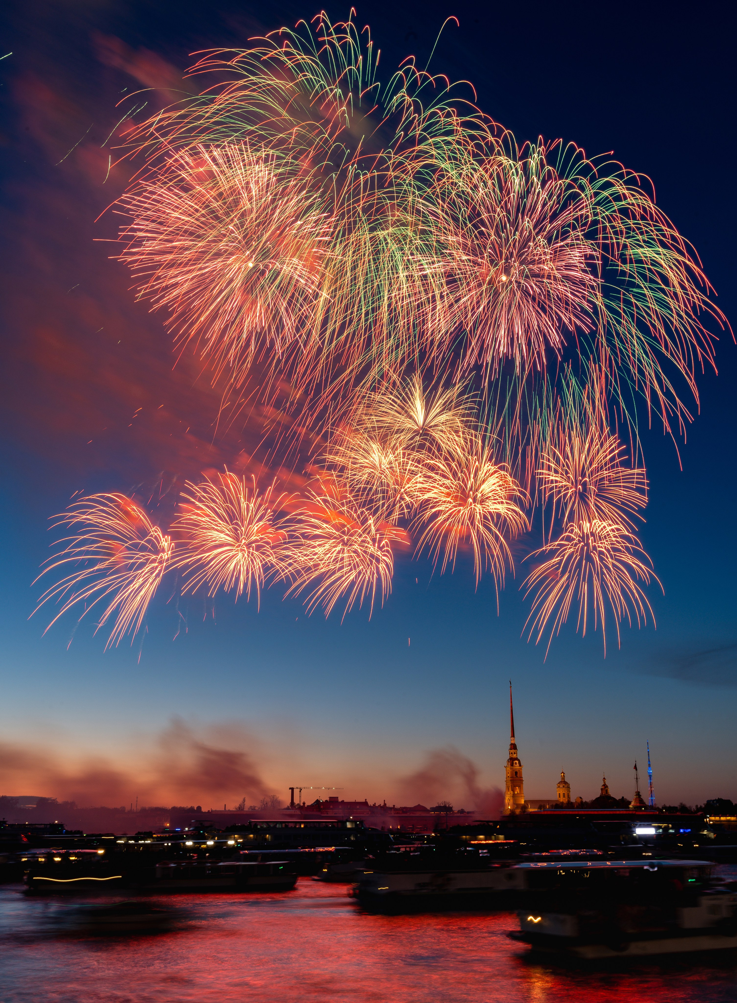 Салют на День Победы  у стен Петропавловской крепости в Санкт-Петербурге,салют в Санкт-Петербурге, Петропавловская крепость, петропавловская крепость Санкт-Петербург, День Победы 